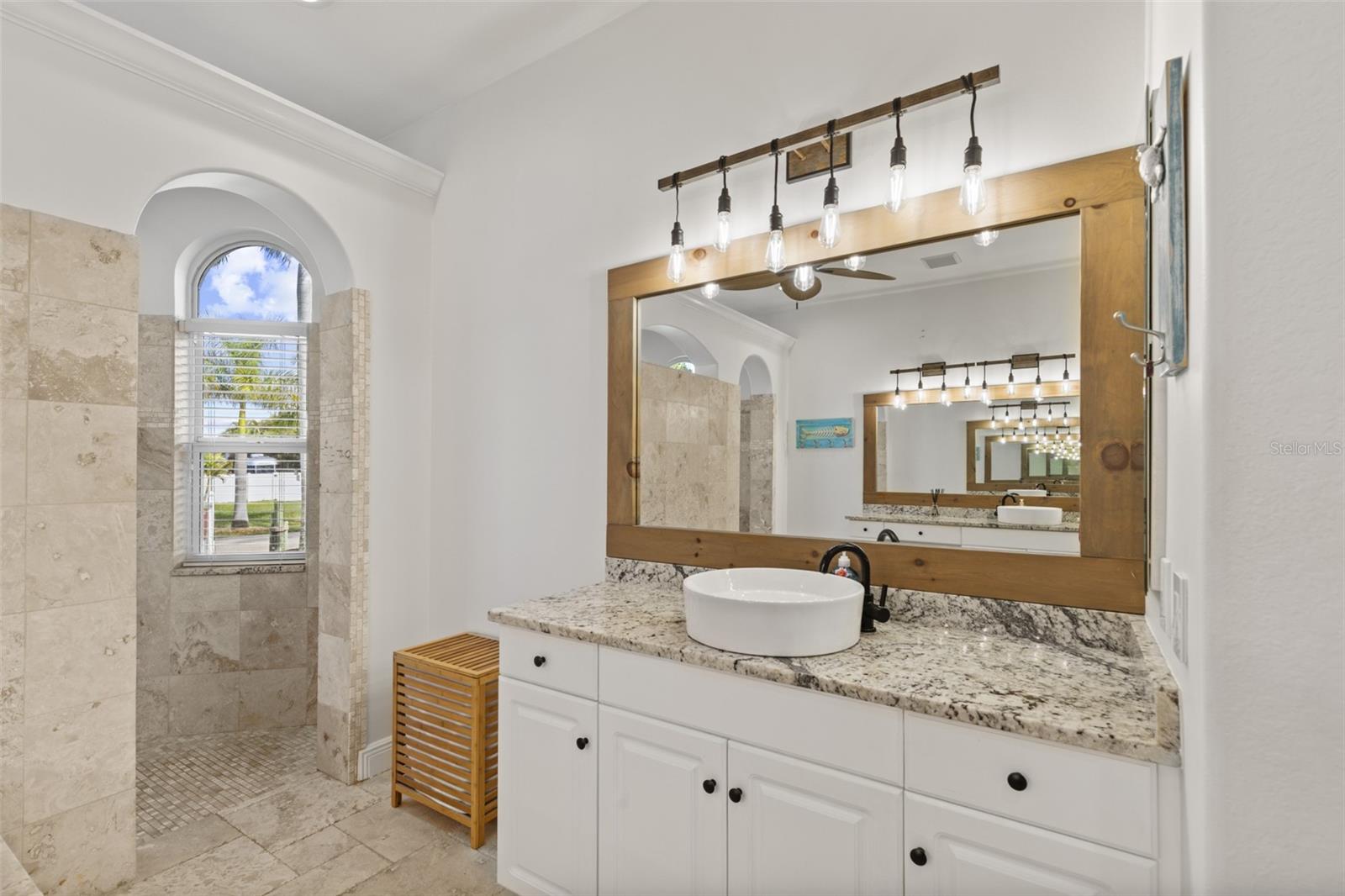 Image 20 of 38 For 2114 29th Terrace