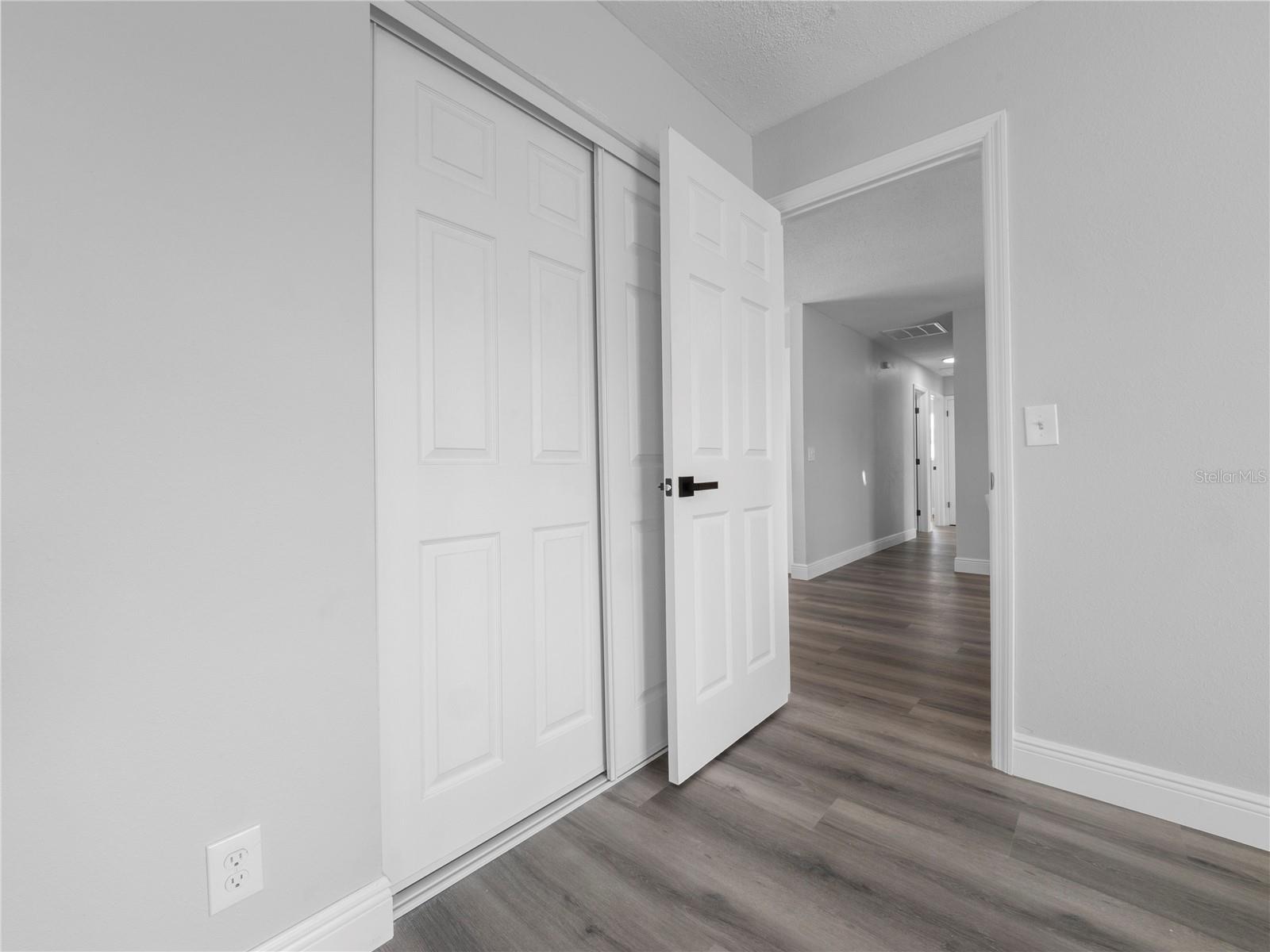 Image 16 of 29 For 6105 Yorkshire Road