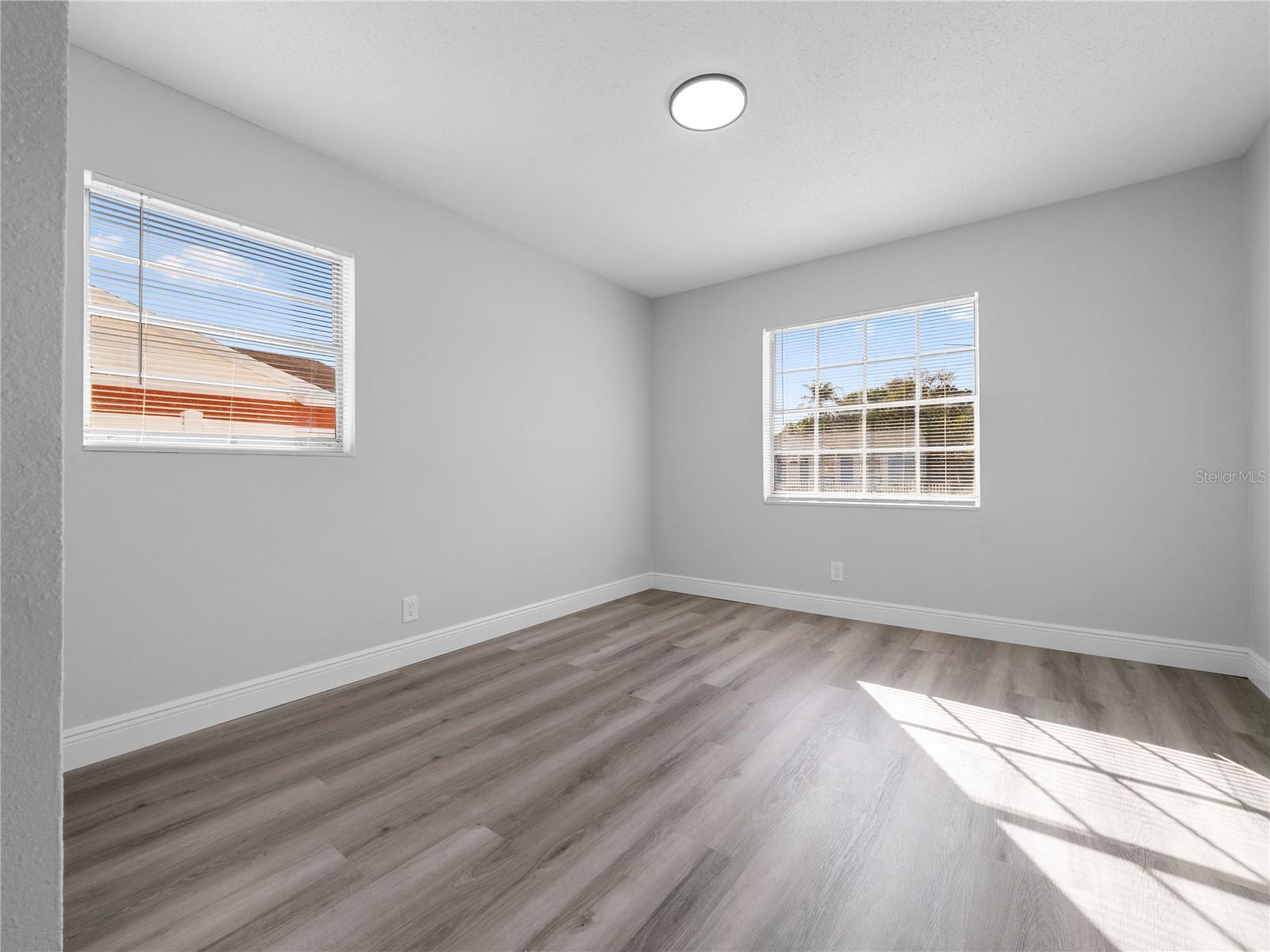 Image 19 of 29 For 6105 Yorkshire Road