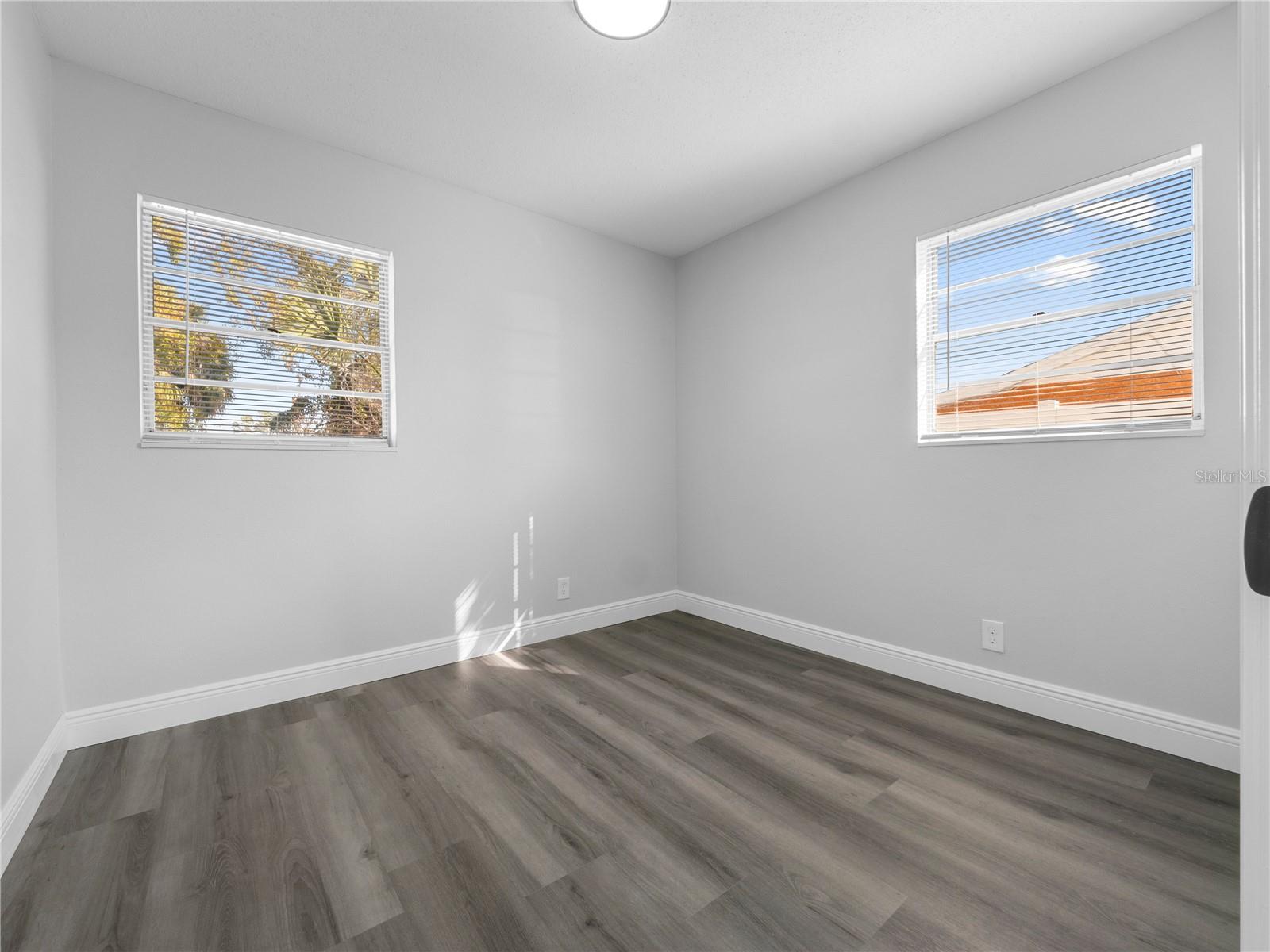 Image 21 of 29 For 6105 Yorkshire Road