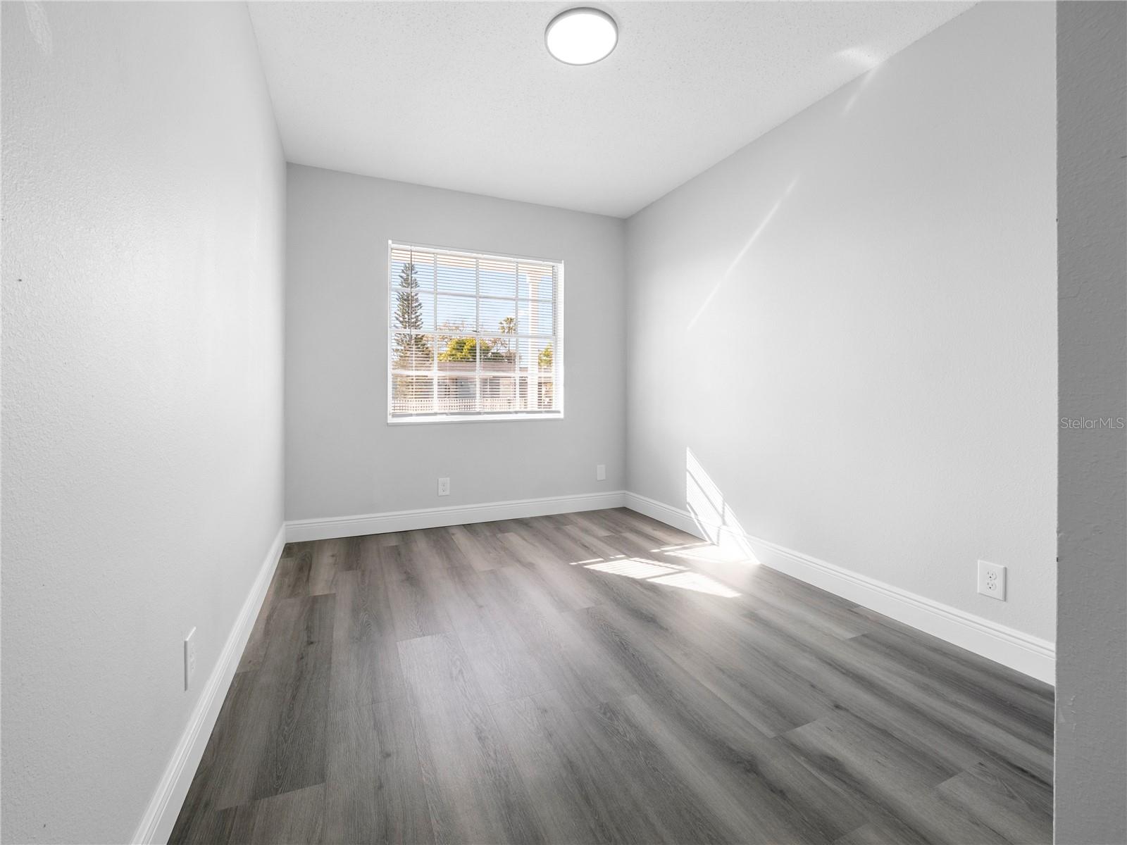 Image 23 of 29 For 6105 Yorkshire Road