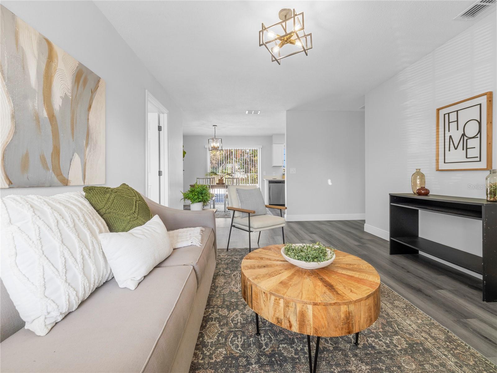 Image 6 of 29 For 6105 Yorkshire Road