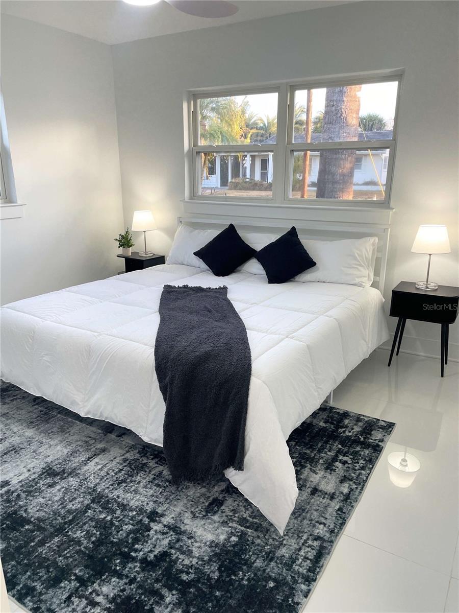 Listing photo id 19 for 16102 1st Street E