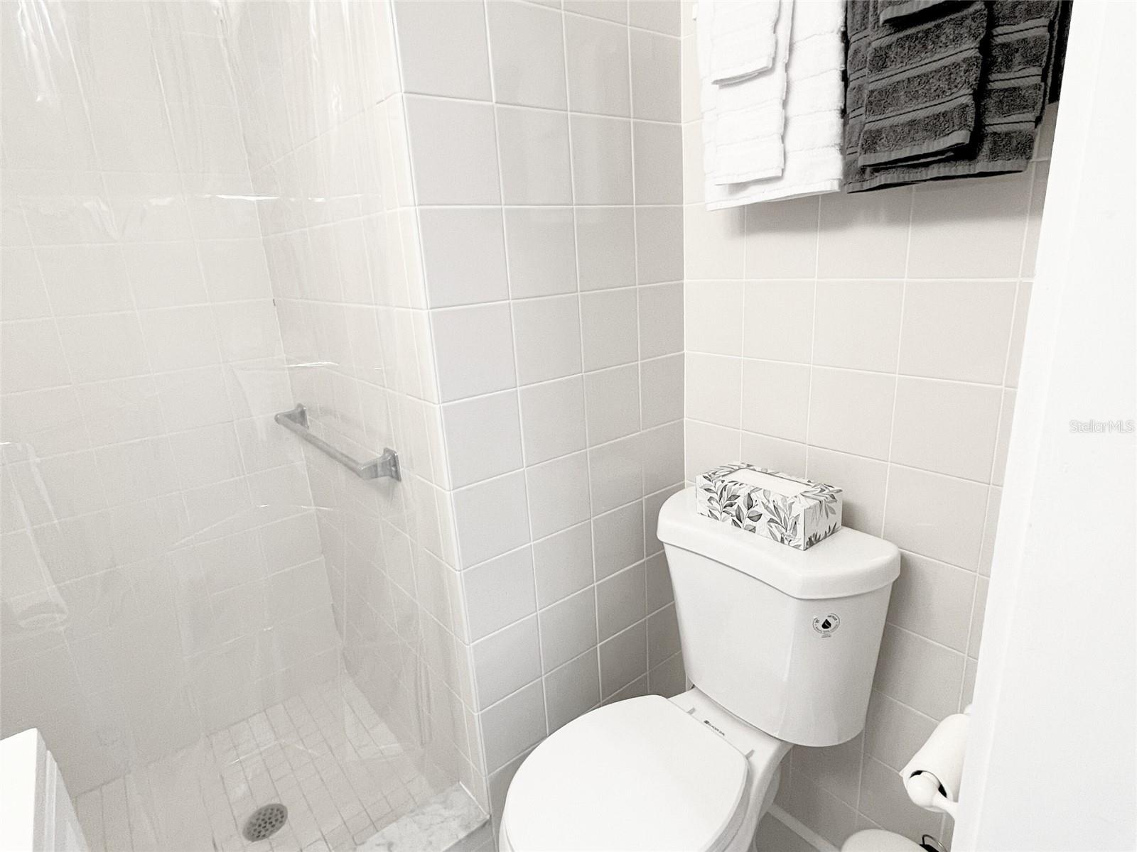 Listing photo id 20 for 16102 1st Street E