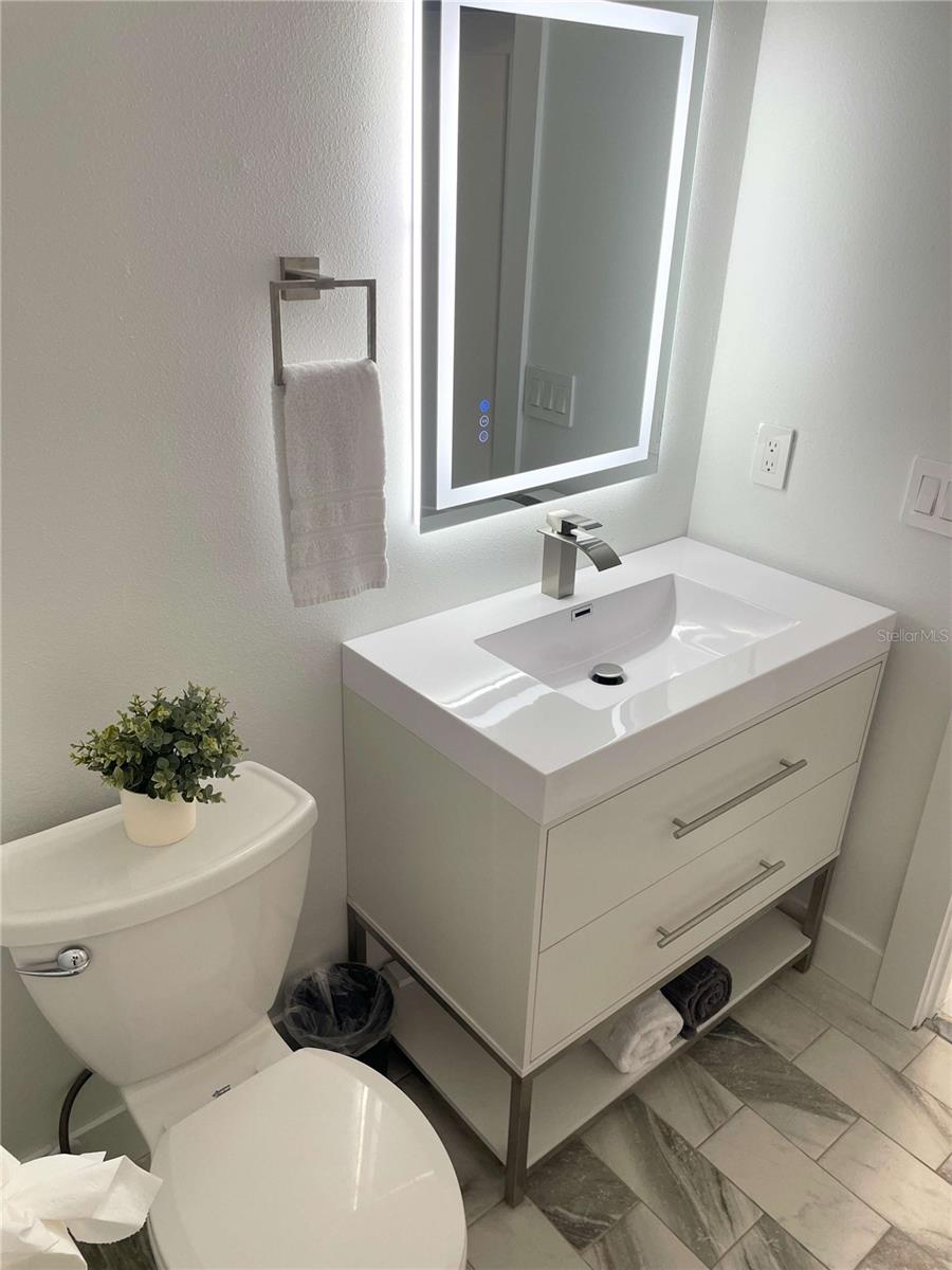 Listing photo id 21 for 16102 1st Street E