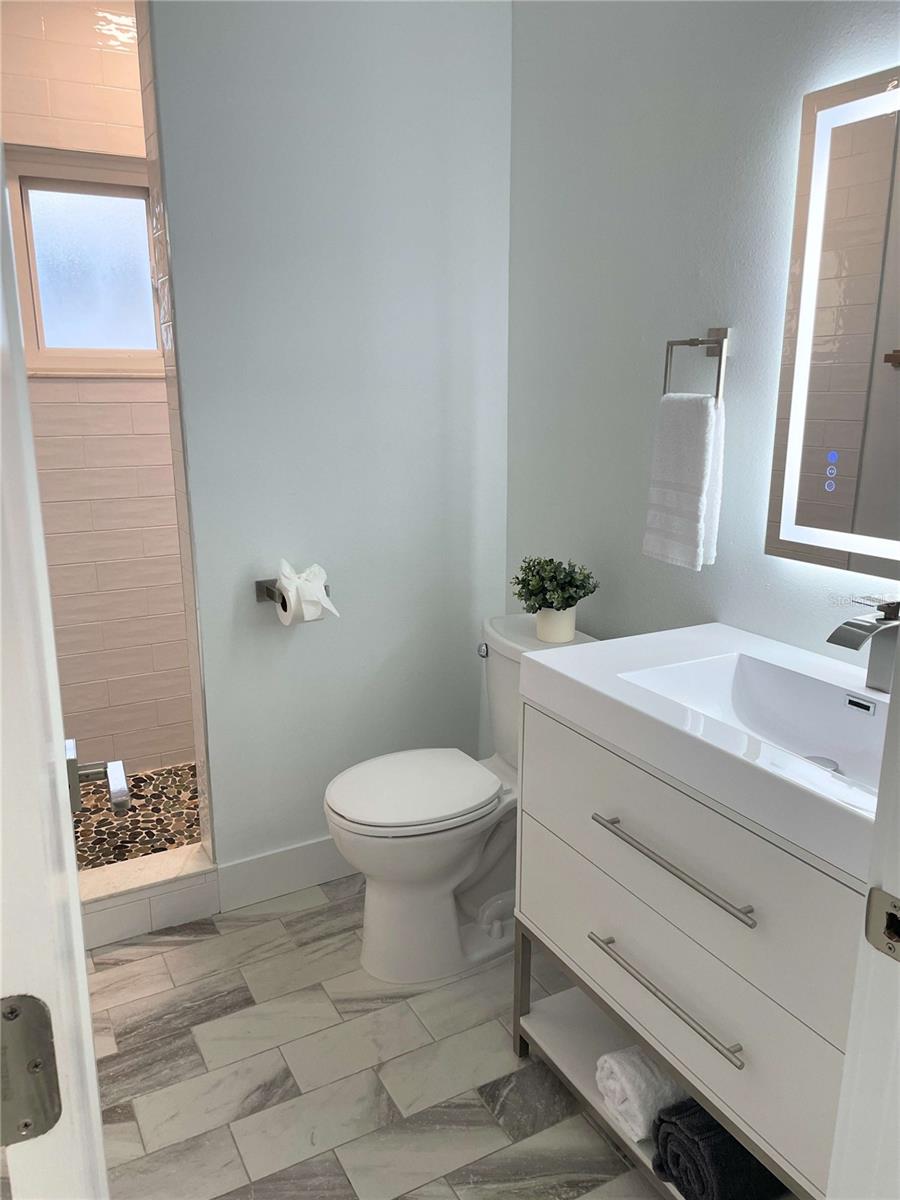 Listing photo id 24 for 16102 1st Street E