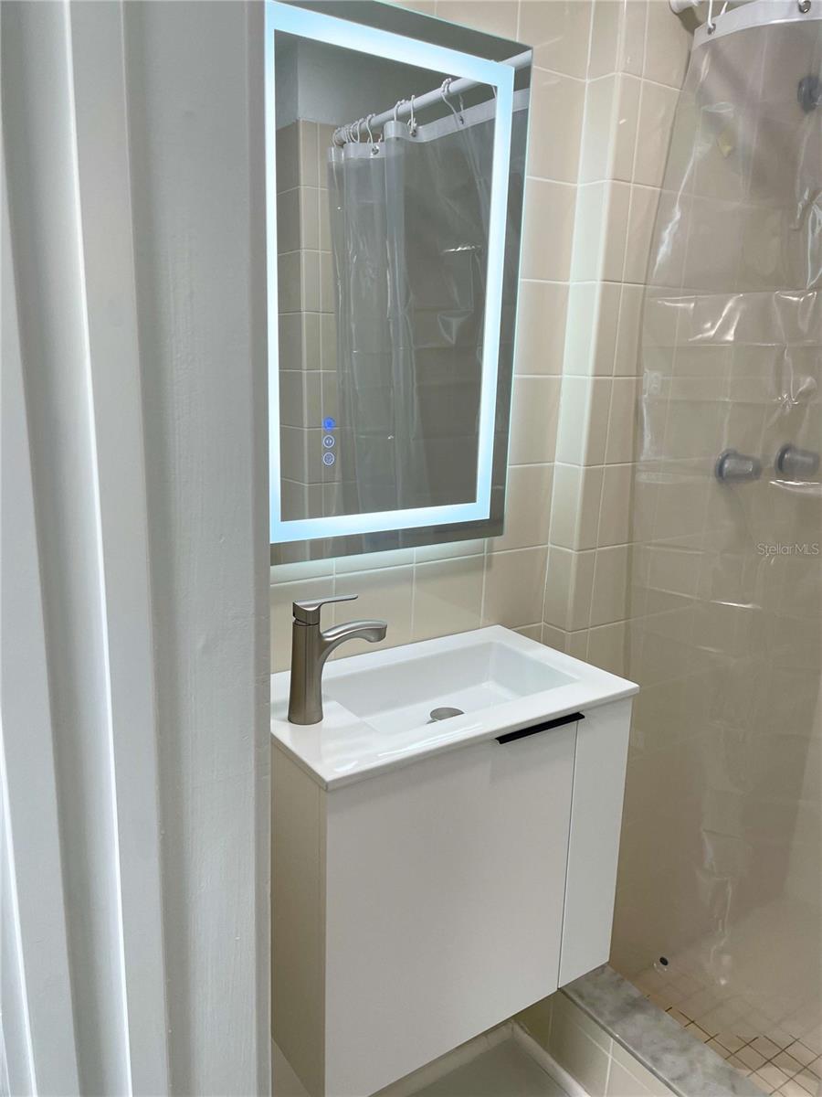 Listing photo id 27 for 16102 1st Street E