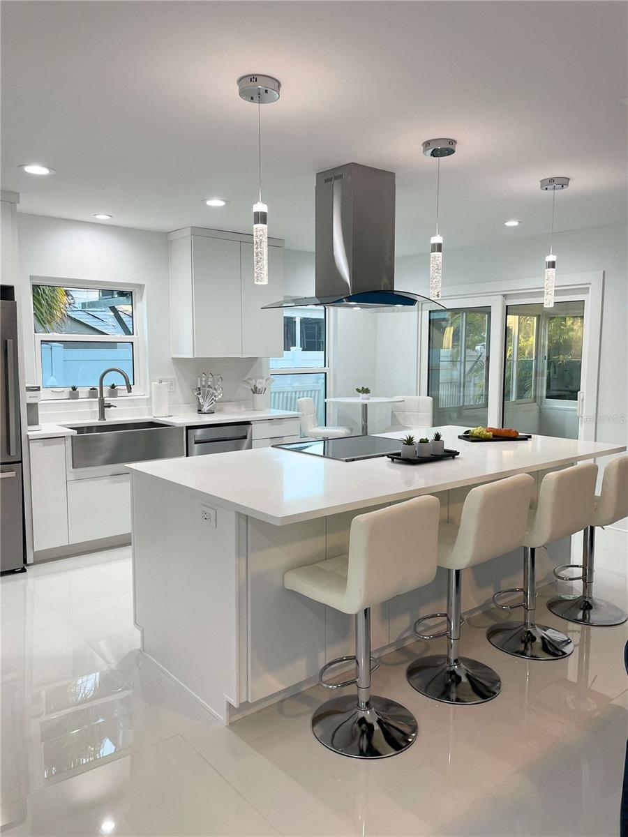 Listing photo id 1 for 16102 1st Street E