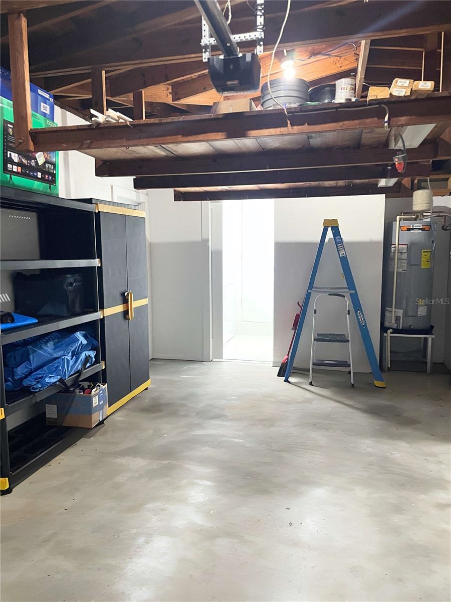 Listing photo id 31 for 16102 1st Street E