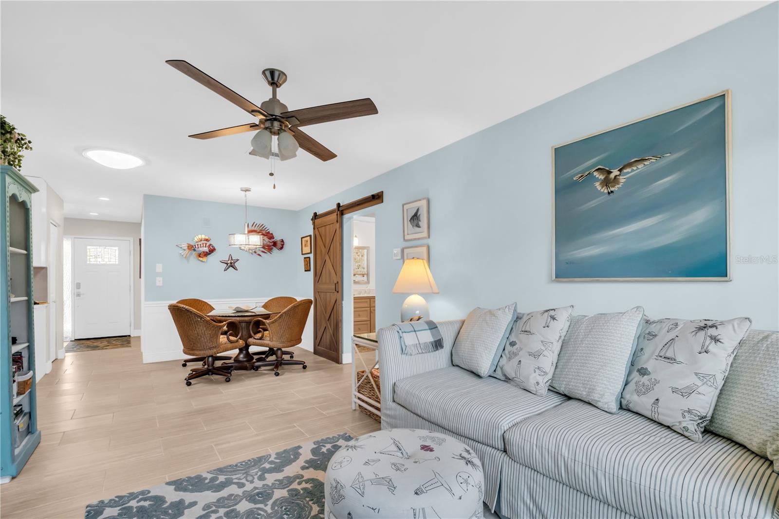 Listing photo id 18 for 1303 Glengarry Drive