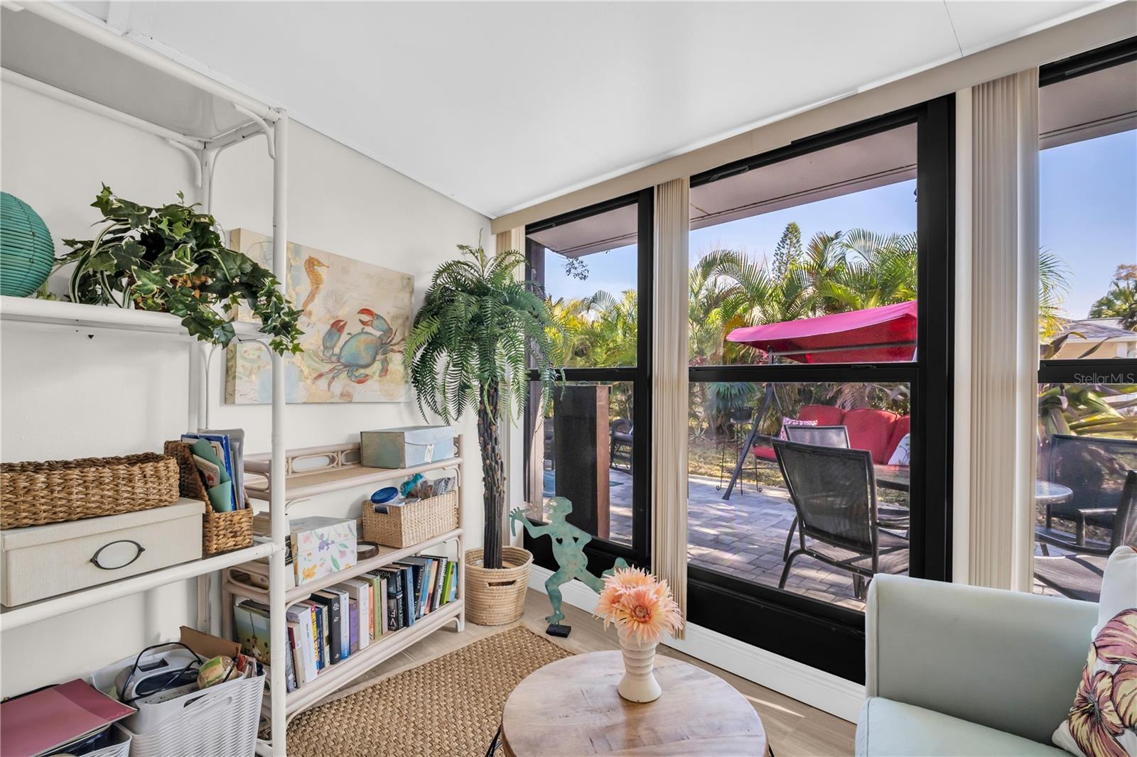 Listing photo id 25 for 1303 Glengarry Drive