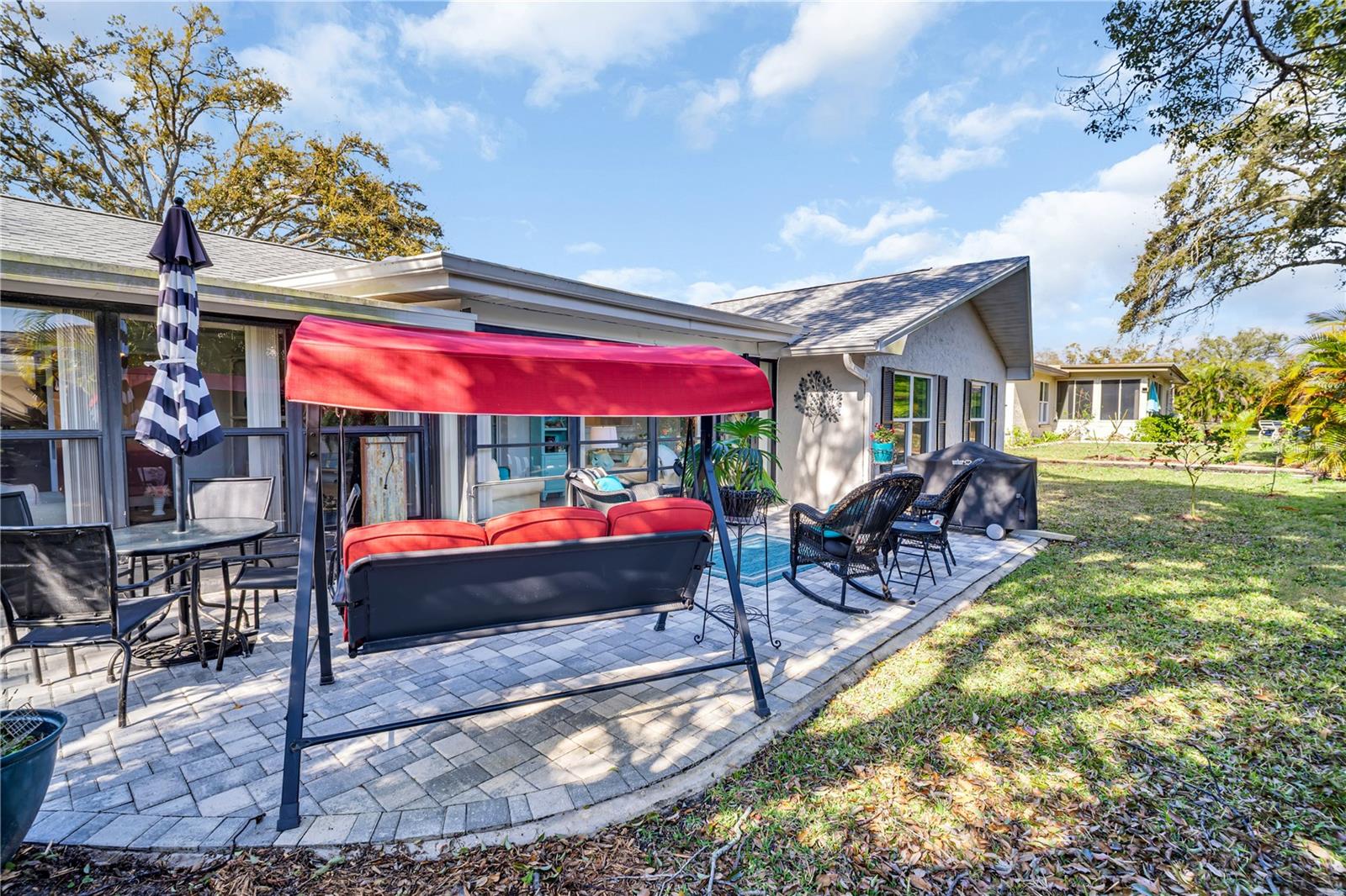 Listing photo id 32 for 1303 Glengarry Drive