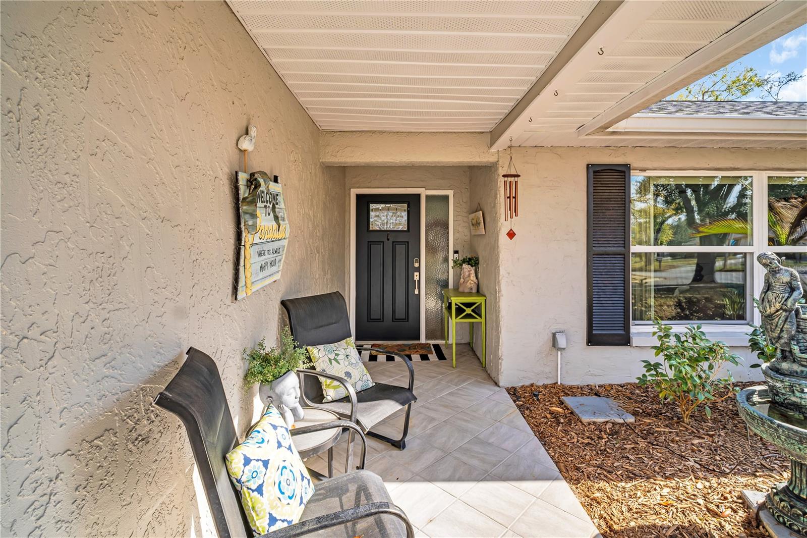 Listing photo id 3 for 1303 Glengarry Drive