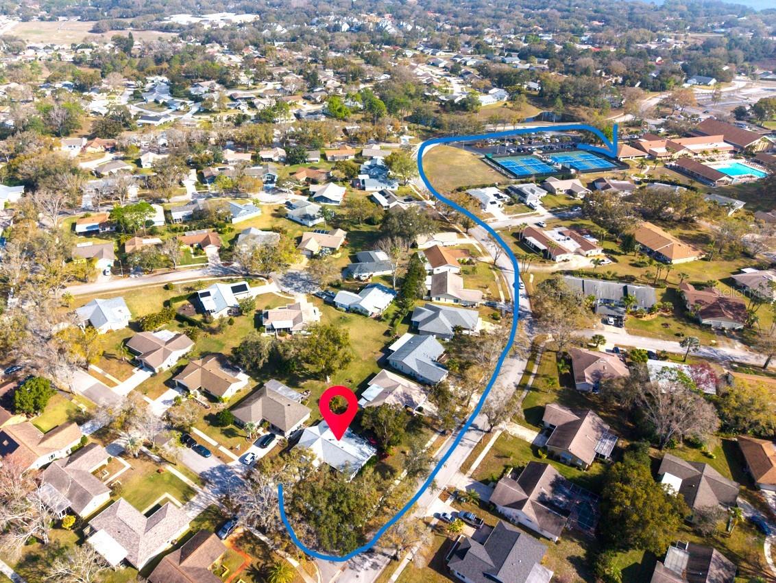 Listing photo id 5 for 1303 Glengarry Drive