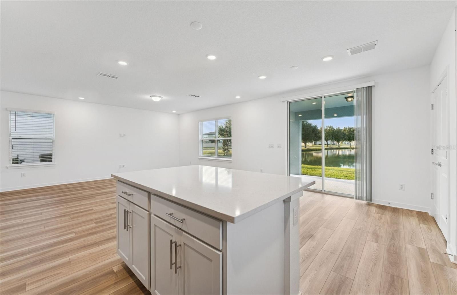 Image 4 of 34 For 9760 Crescent Moon Drive