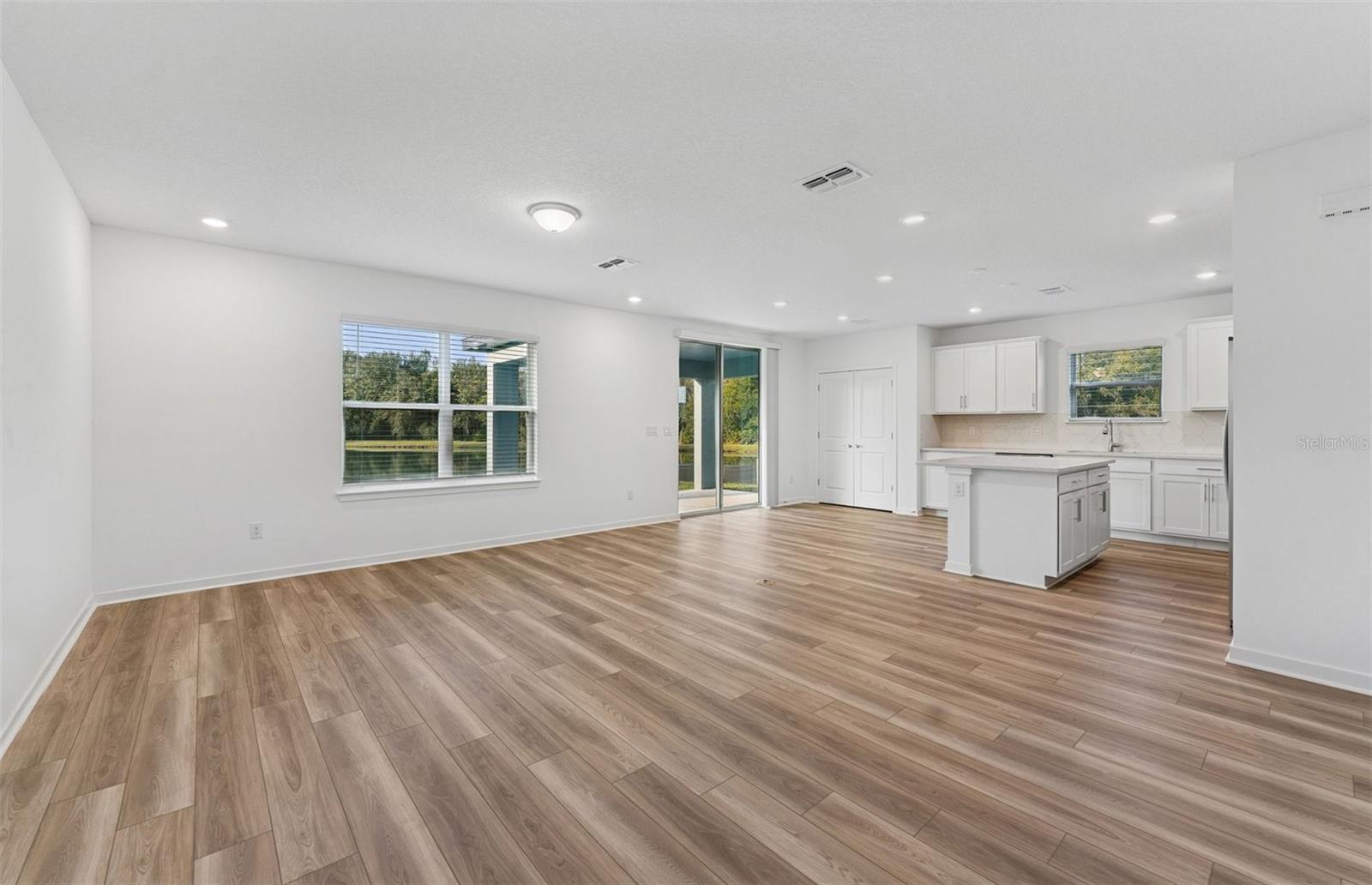 Image 6 of 34 For 9760 Crescent Moon Drive