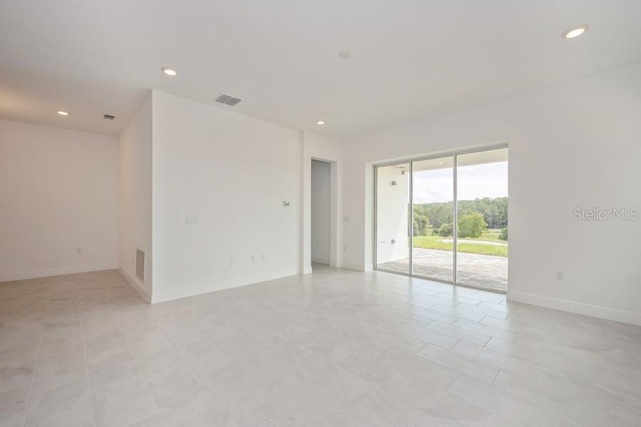 Image 10 of 39 For 16029 Volterra Point