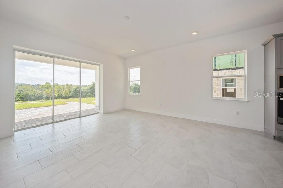 Image 11 of 39 For 16029 Volterra Point