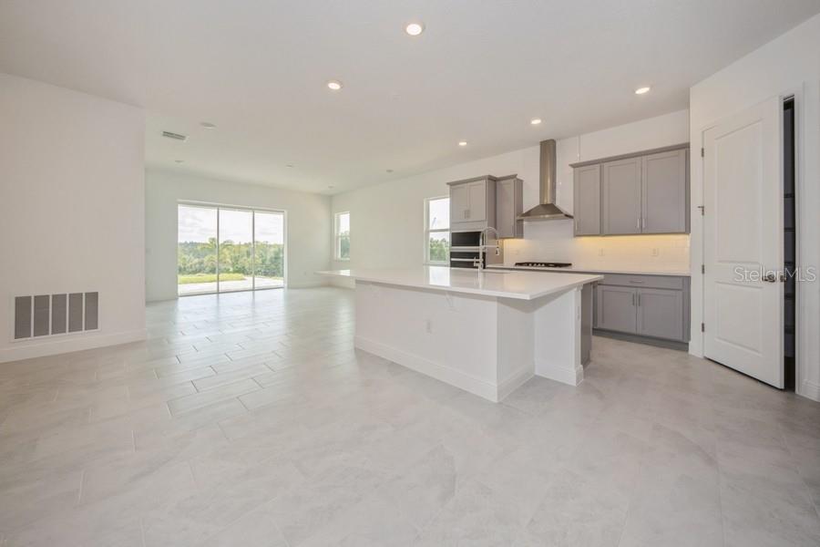 Image 3 of 39 For 16029 Volterra Point