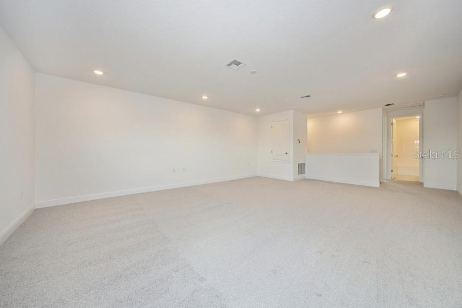 Image 30 of 39 For 16029 Volterra Point