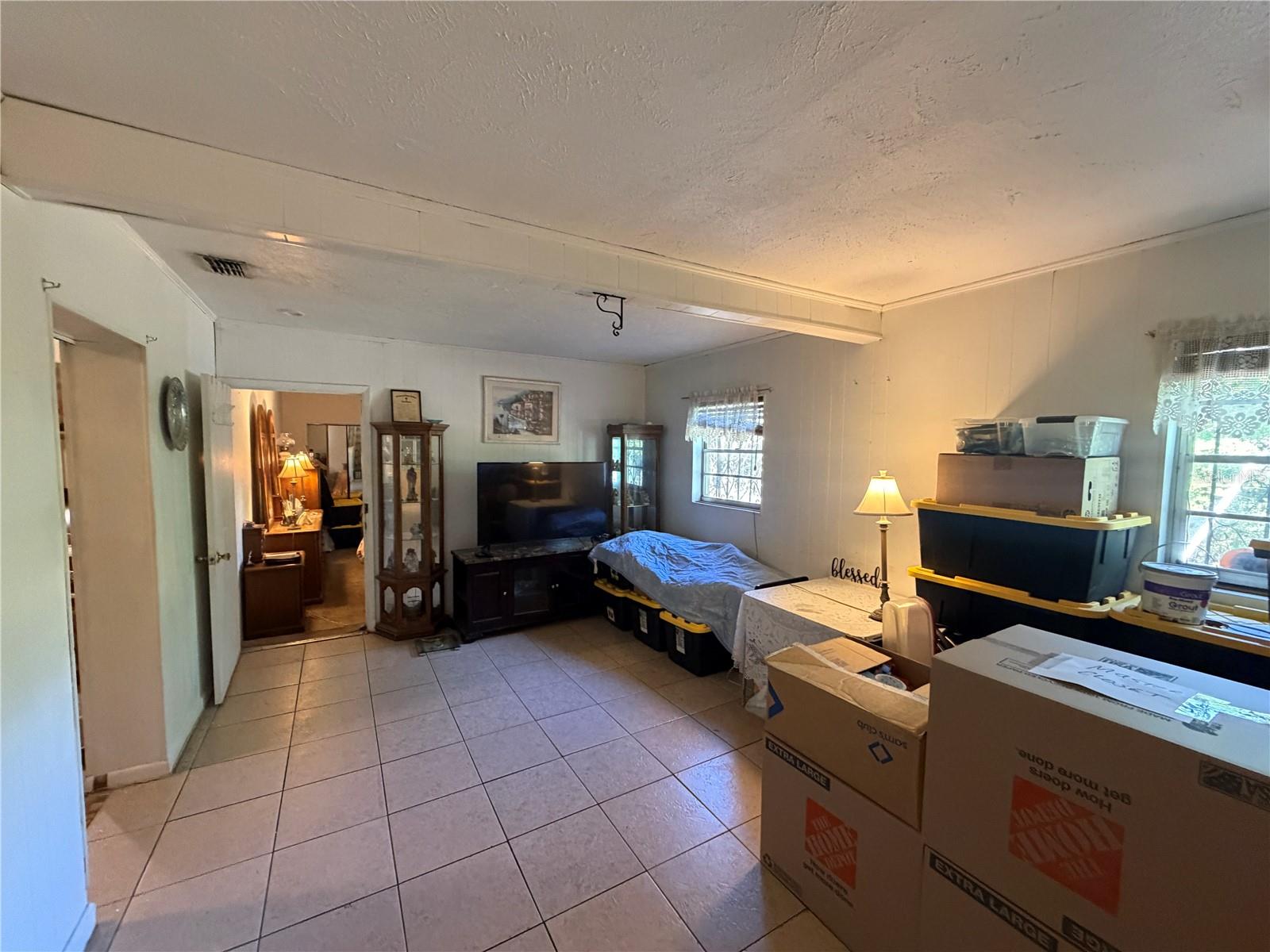 Image 12 of 25 For 2010 Chelsea Street