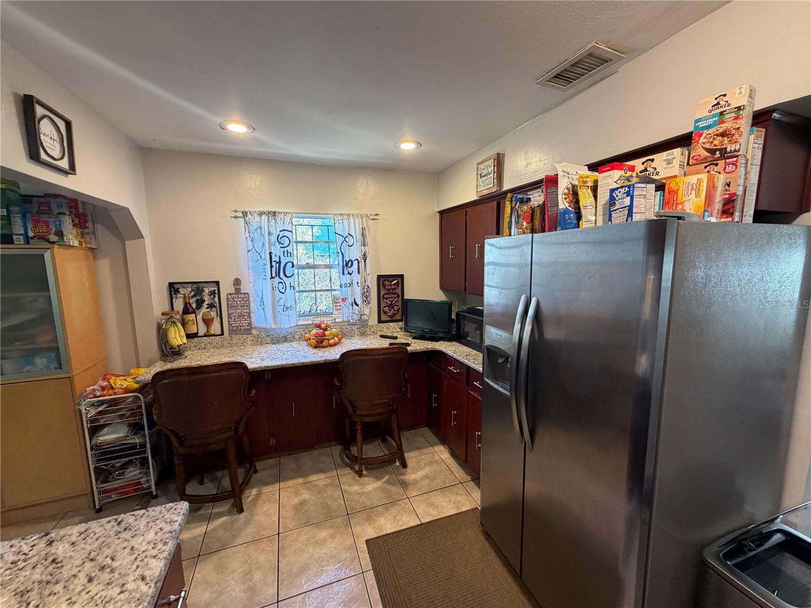 Image 7 of 25 For 2010 Chelsea Street