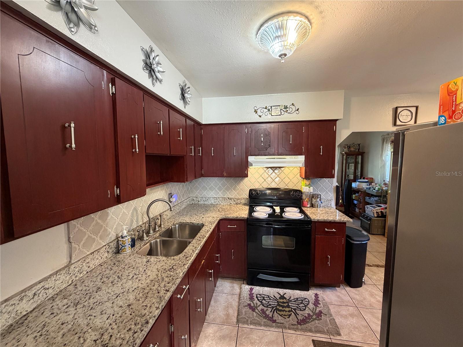 Image 8 of 25 For 2010 Chelsea Street