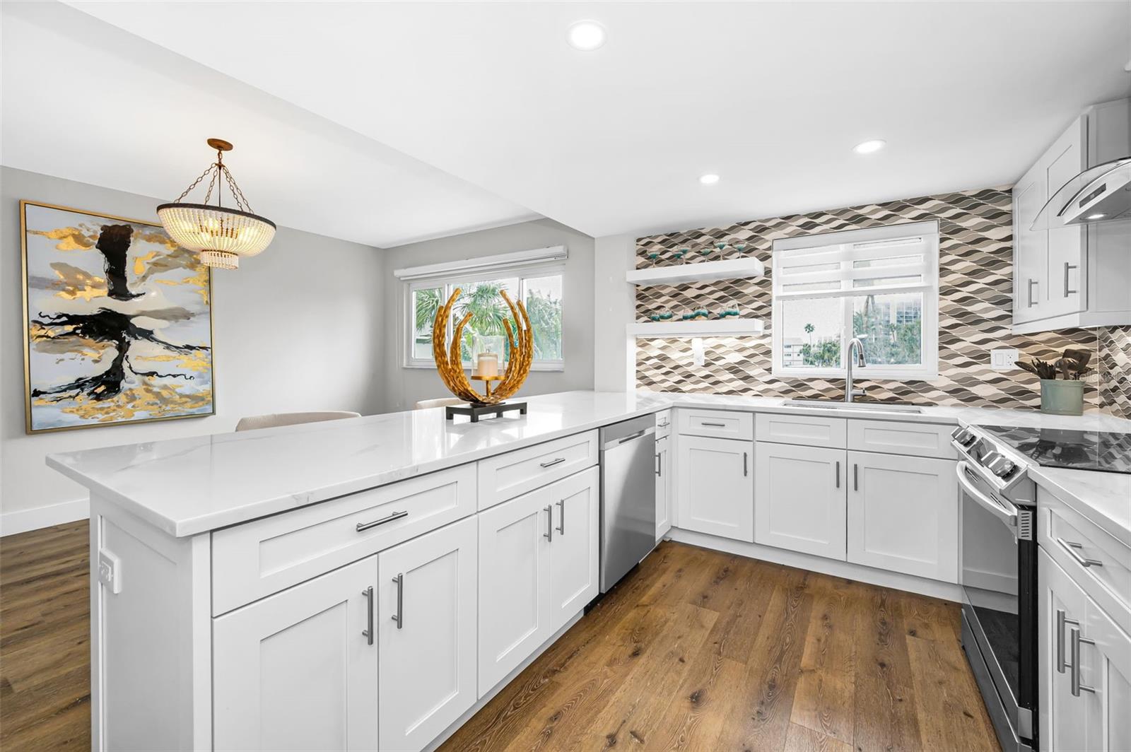 Image 32 of 81 For 1351 Gulf Boulevard 201