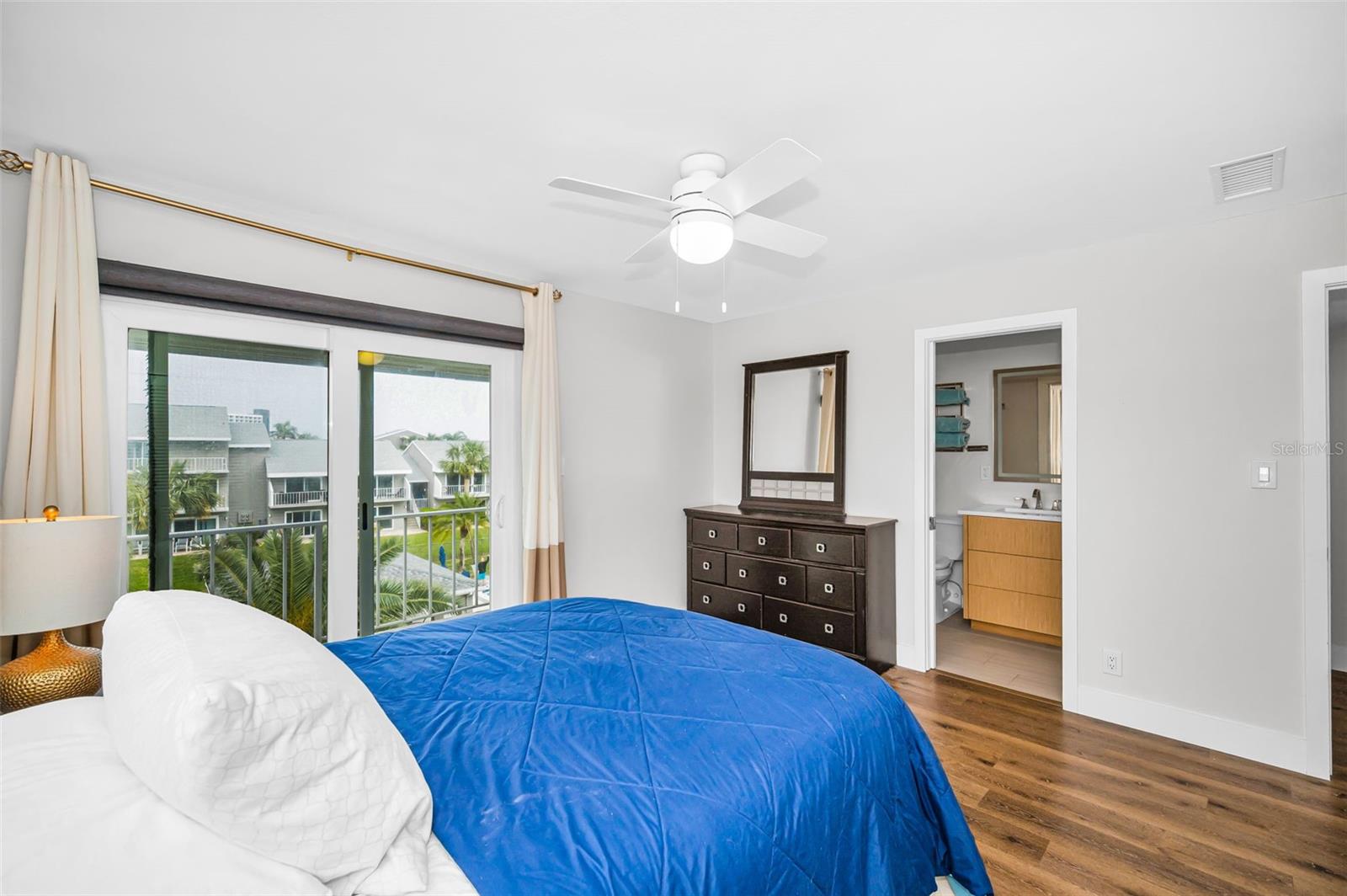 Image 56 of 81 For 1351 Gulf Boulevard 201