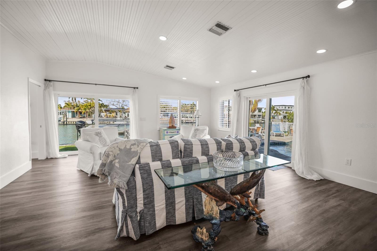 Image 13 of 49 For 7833 1st Avenue S