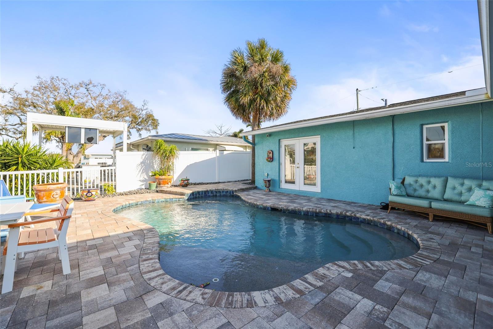 Image 37 of 49 For 7833 1st Avenue S