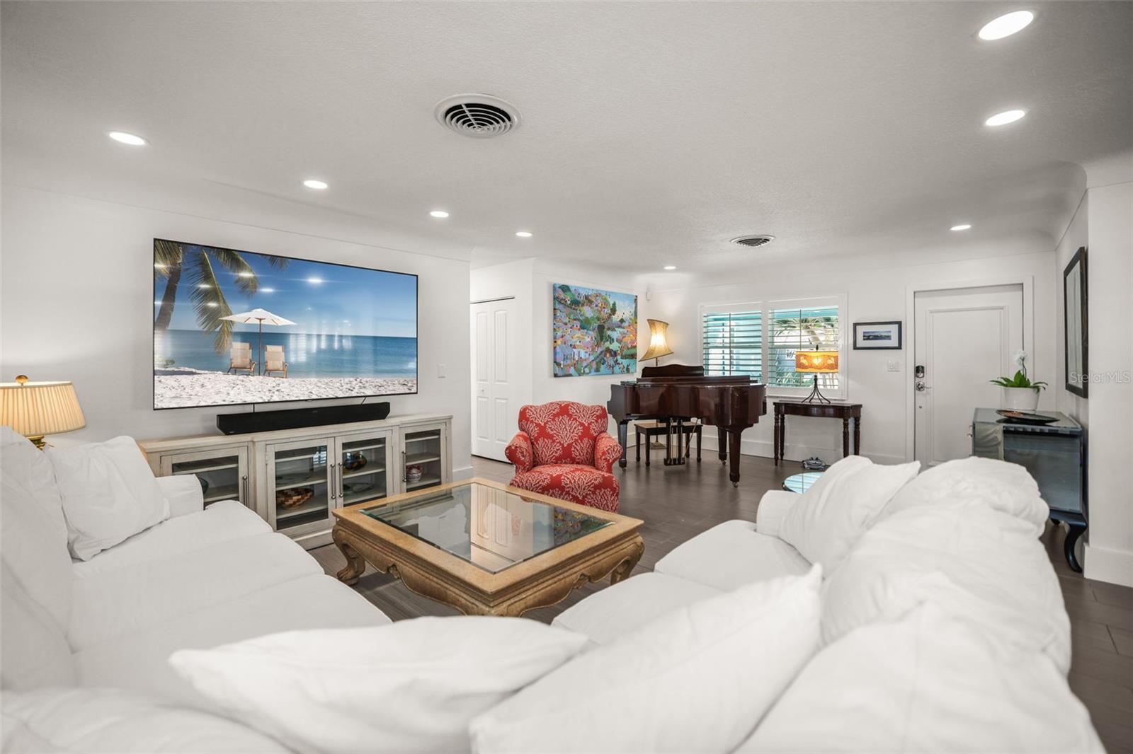 Image 5 of 49 For 7833 1st Avenue S