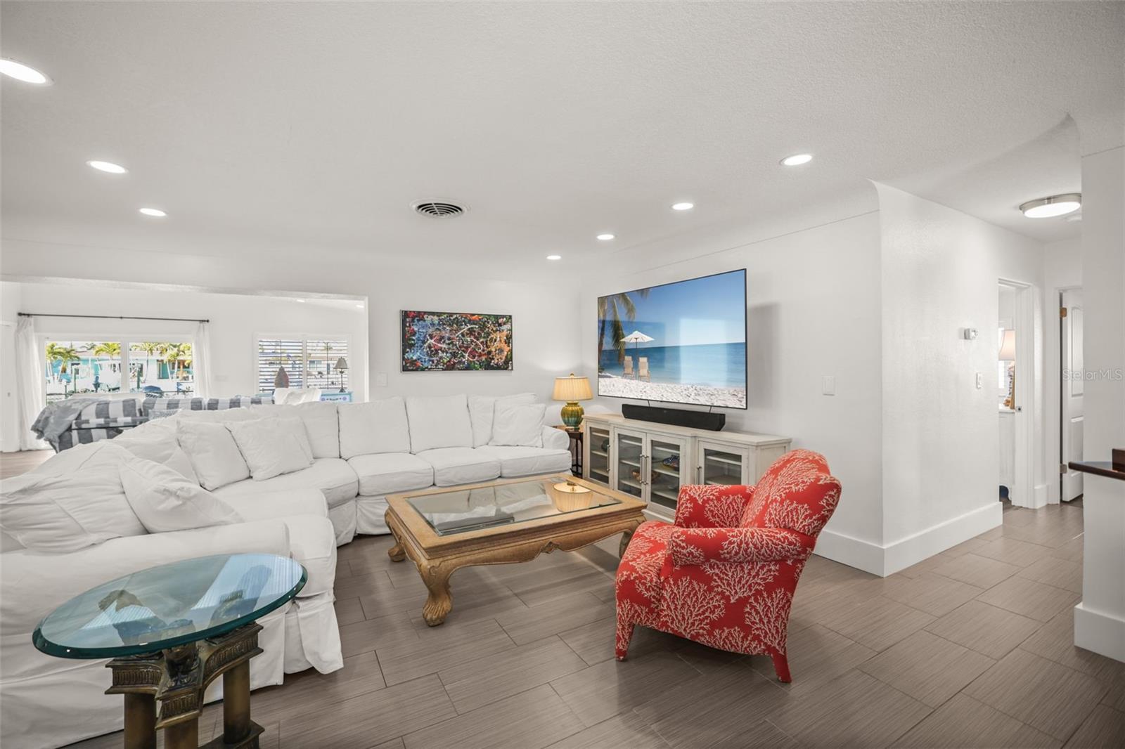 Image 7 of 49 For 7833 1st Avenue S