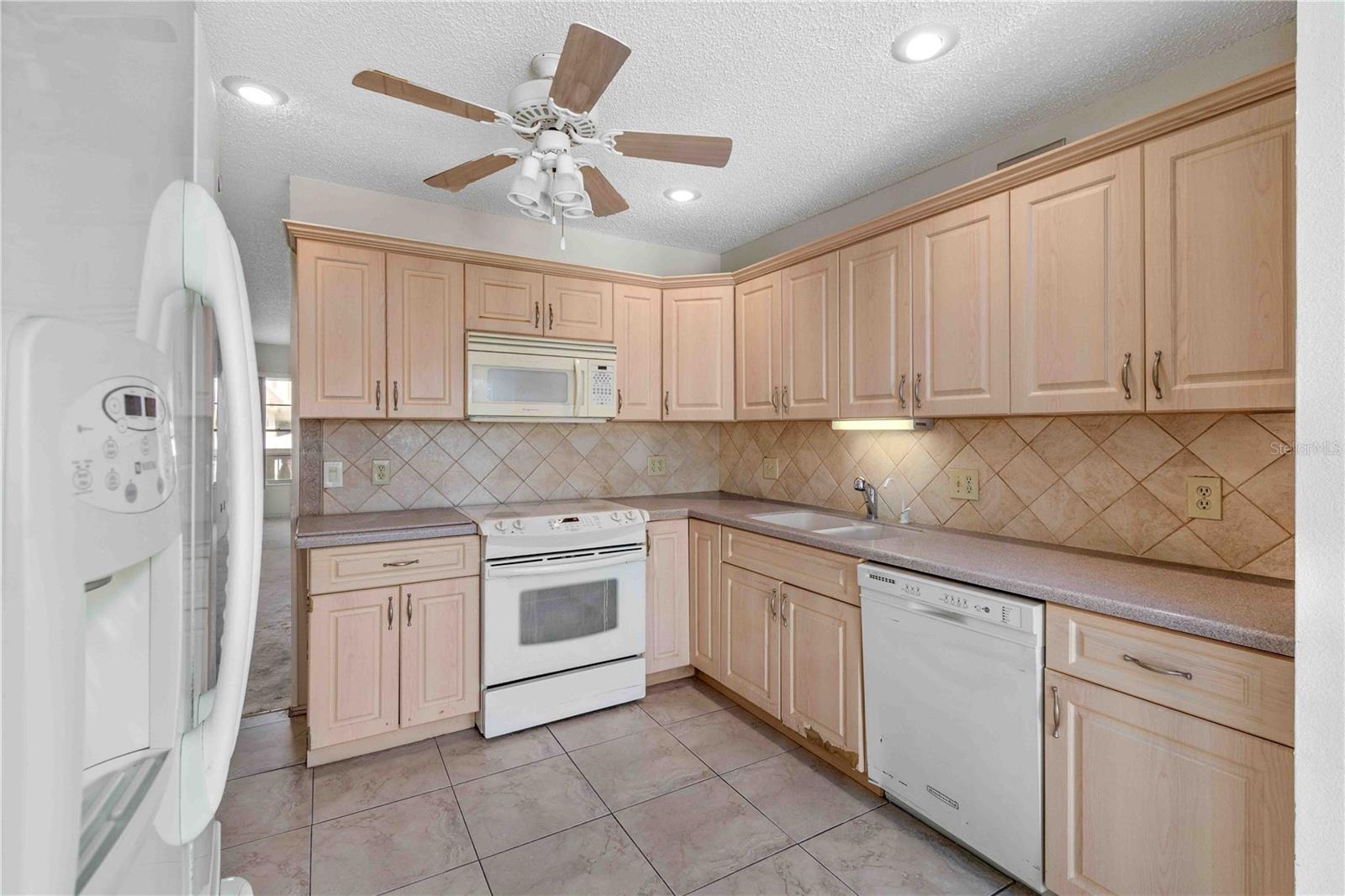 Listing photo id 8 for 2284 Spanish Drive 50