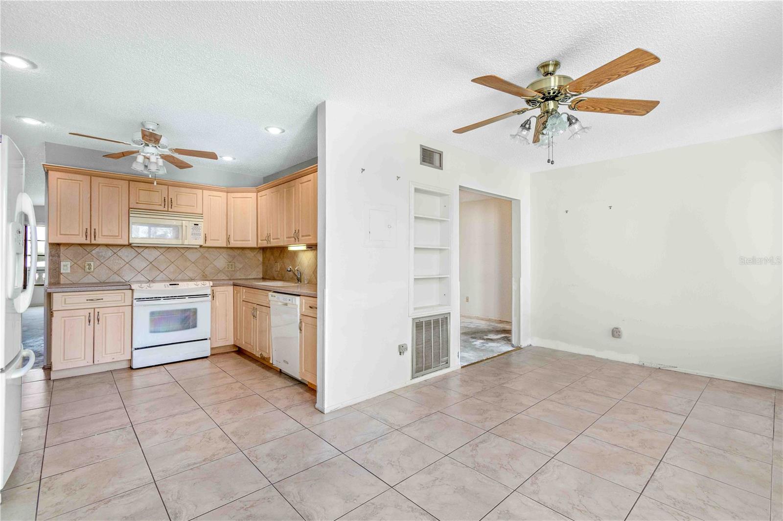 Listing photo id 10 for 2284 Spanish Drive 50