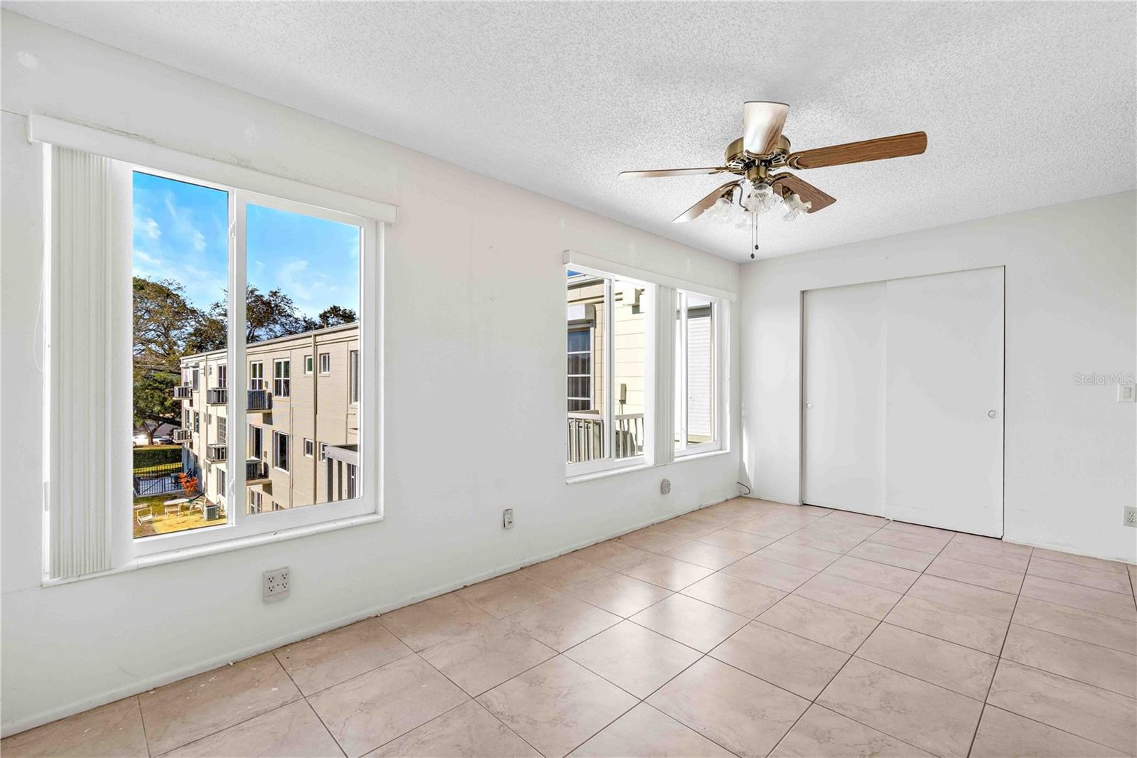 Listing photo id 13 for 2284 Spanish Drive 50