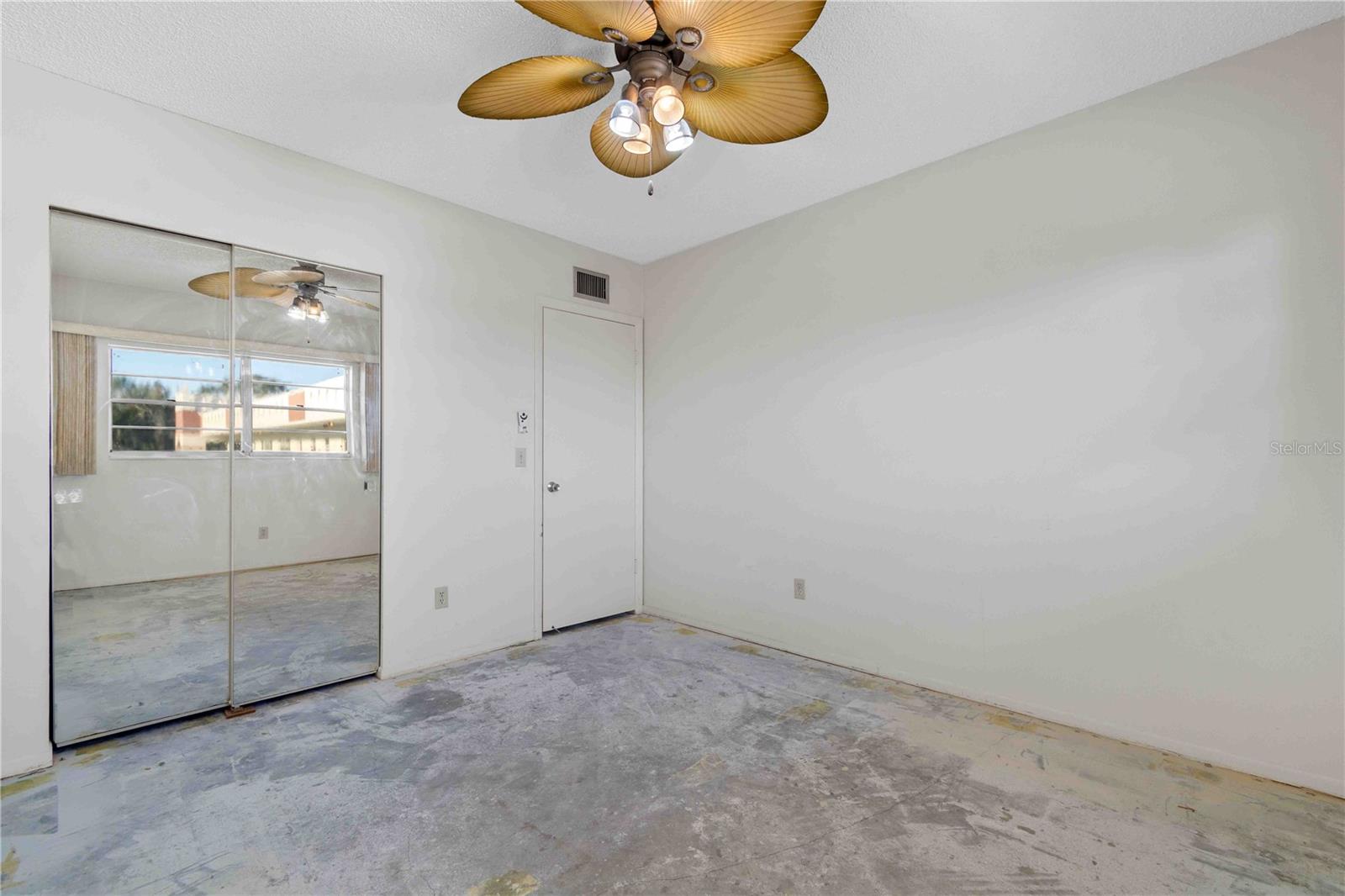 Listing photo id 22 for 2284 Spanish Drive 50