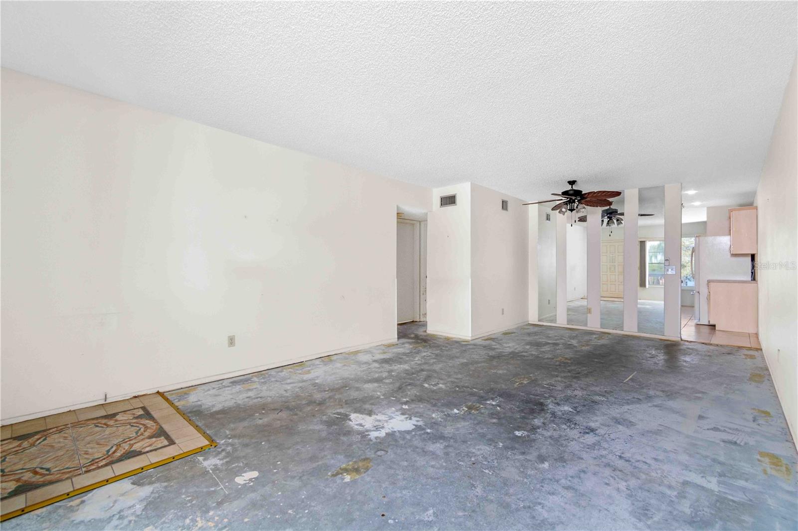 Listing photo id 2 for 2284 Spanish Drive 50