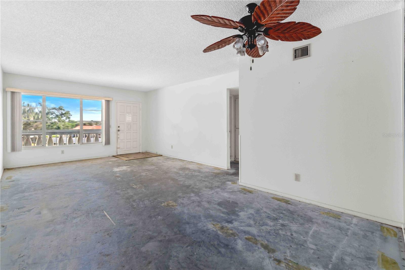 Listing photo id 5 for 2284 Spanish Drive 50