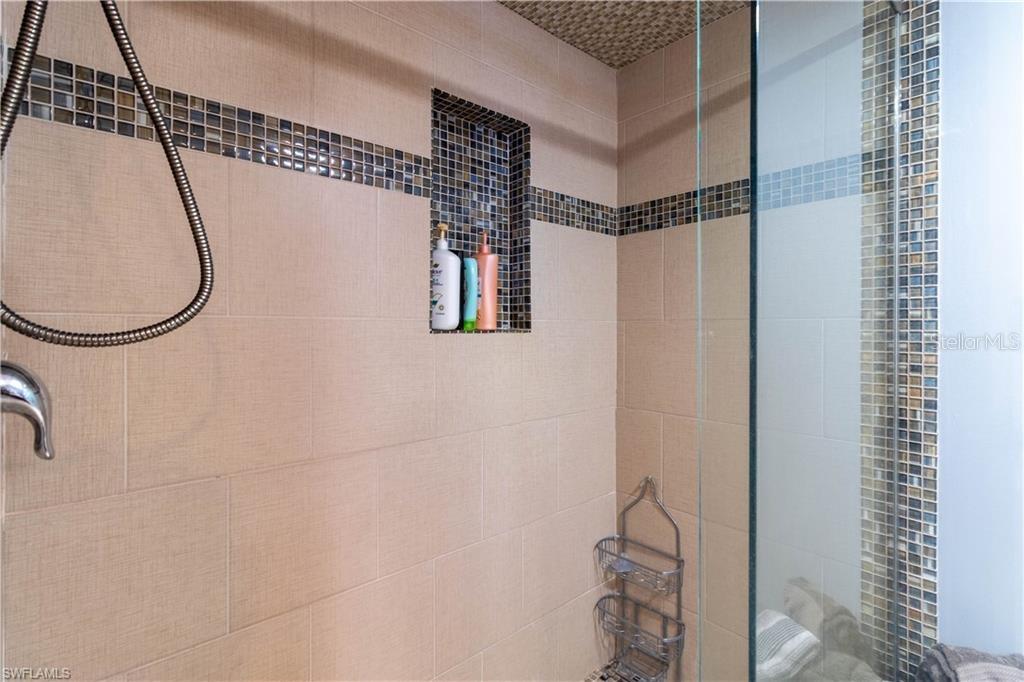 Image 12 of 18 For 5535 Rattlesnake Hammock Road 205