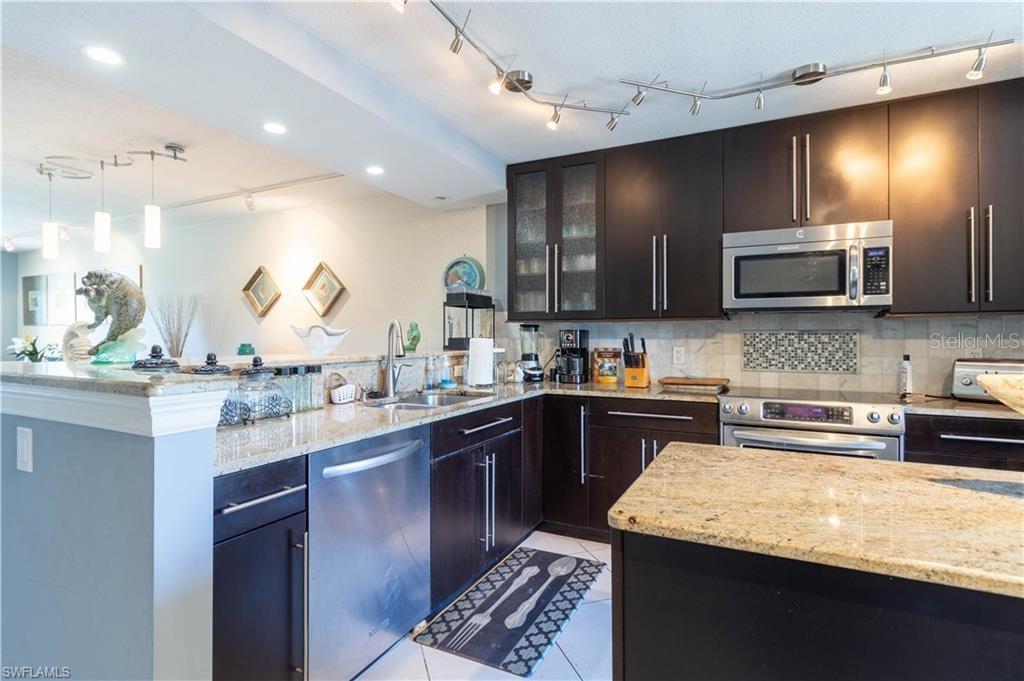 Image 6 of 18 For 5535 Rattlesnake Hammock Road 205