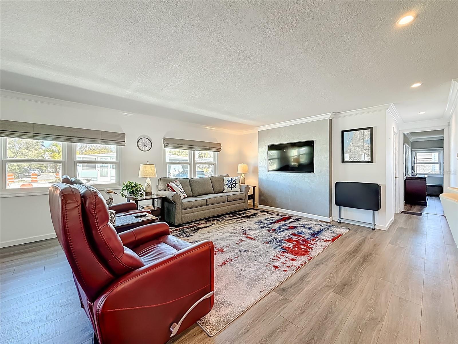 Image 23 of 57 For 10101 Lake Drive 89