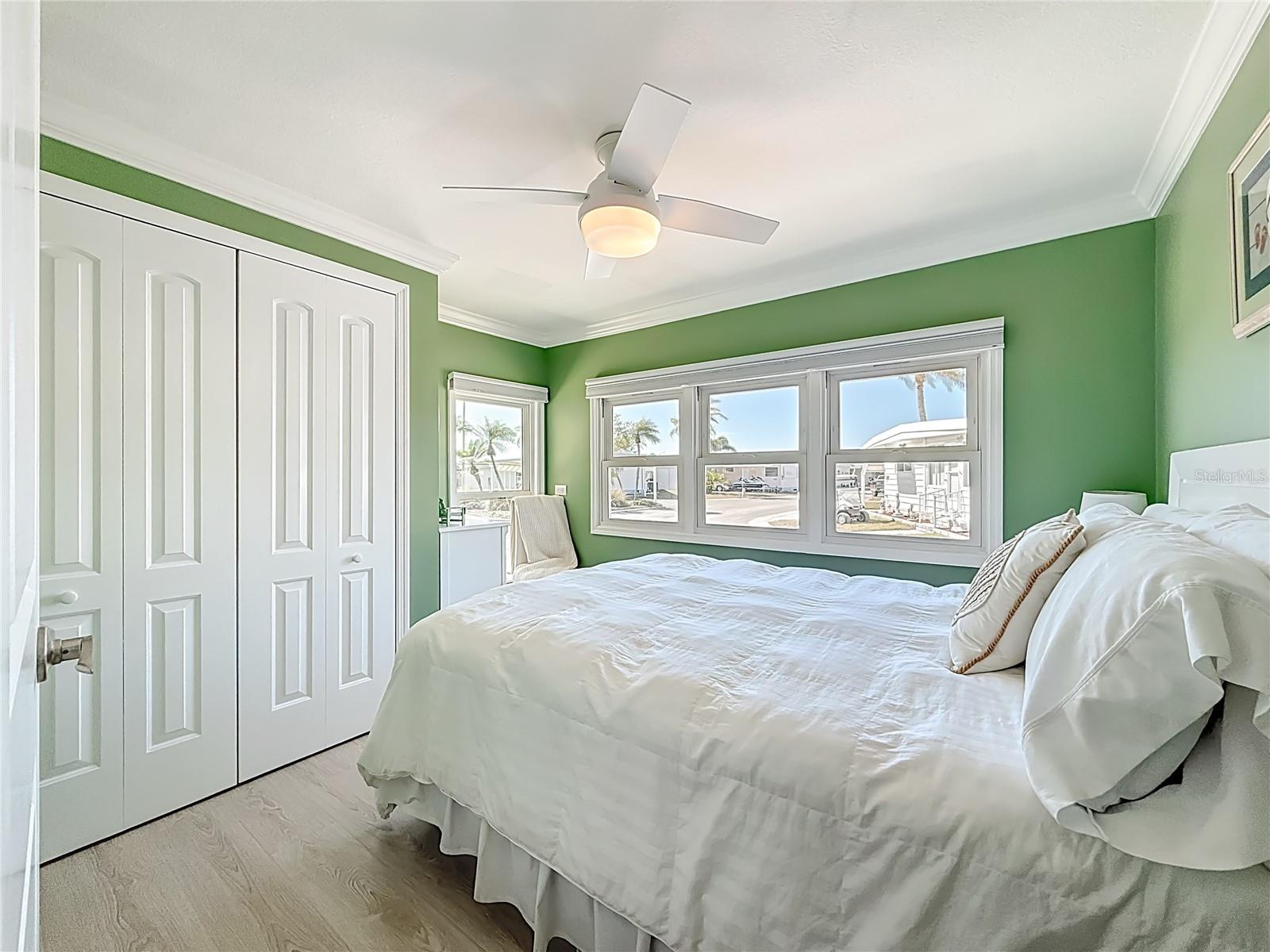 Image 29 of 57 For 10101 Lake Drive 89