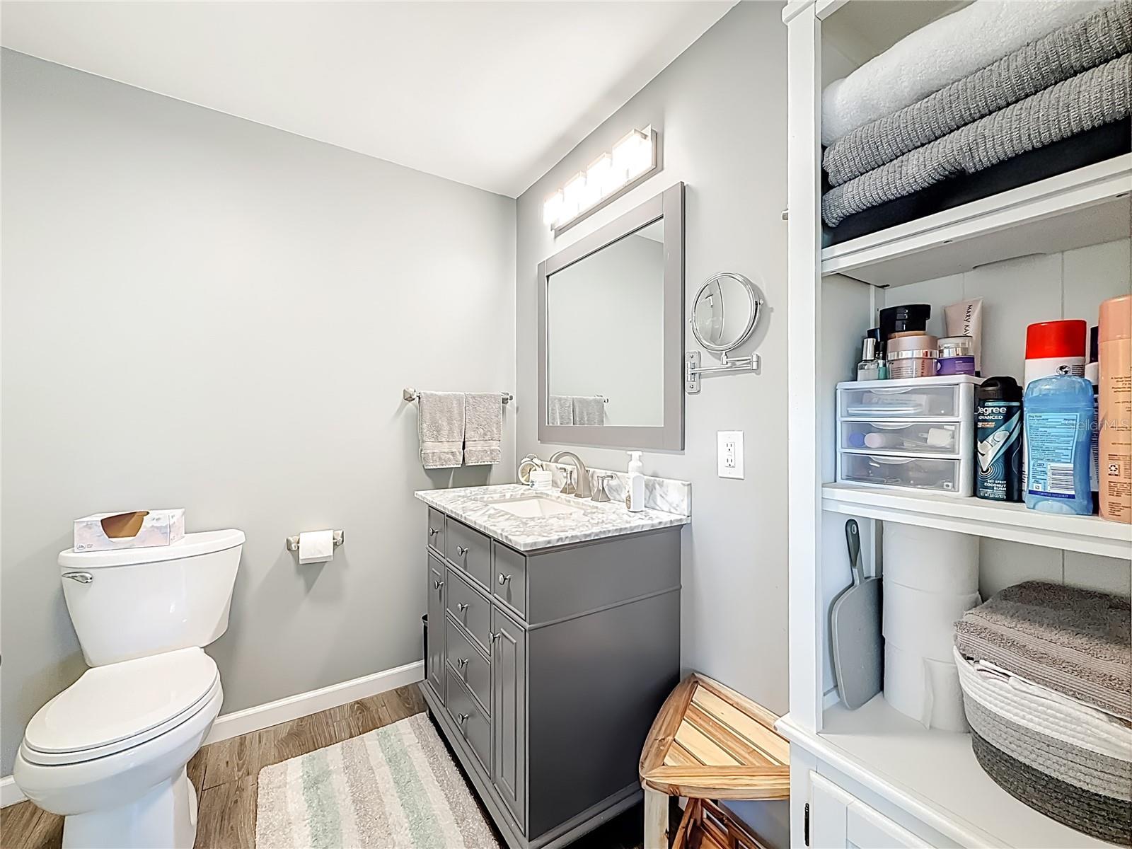 Image 37 of 57 For 10101 Lake Drive 89