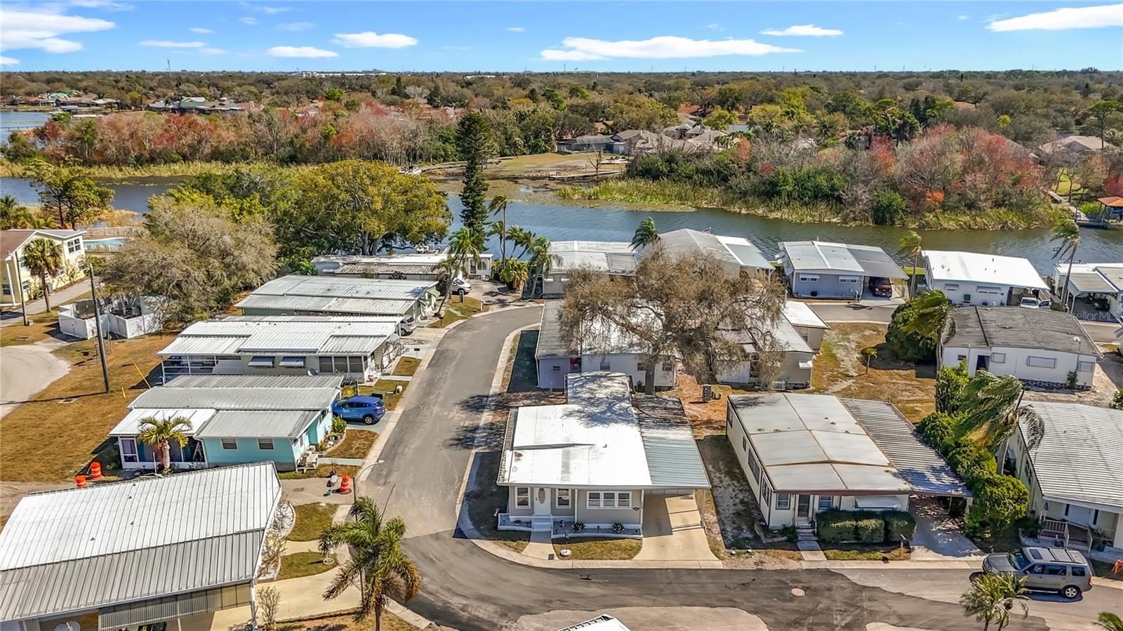 Image 4 of 57 For 10101 Lake Drive 89