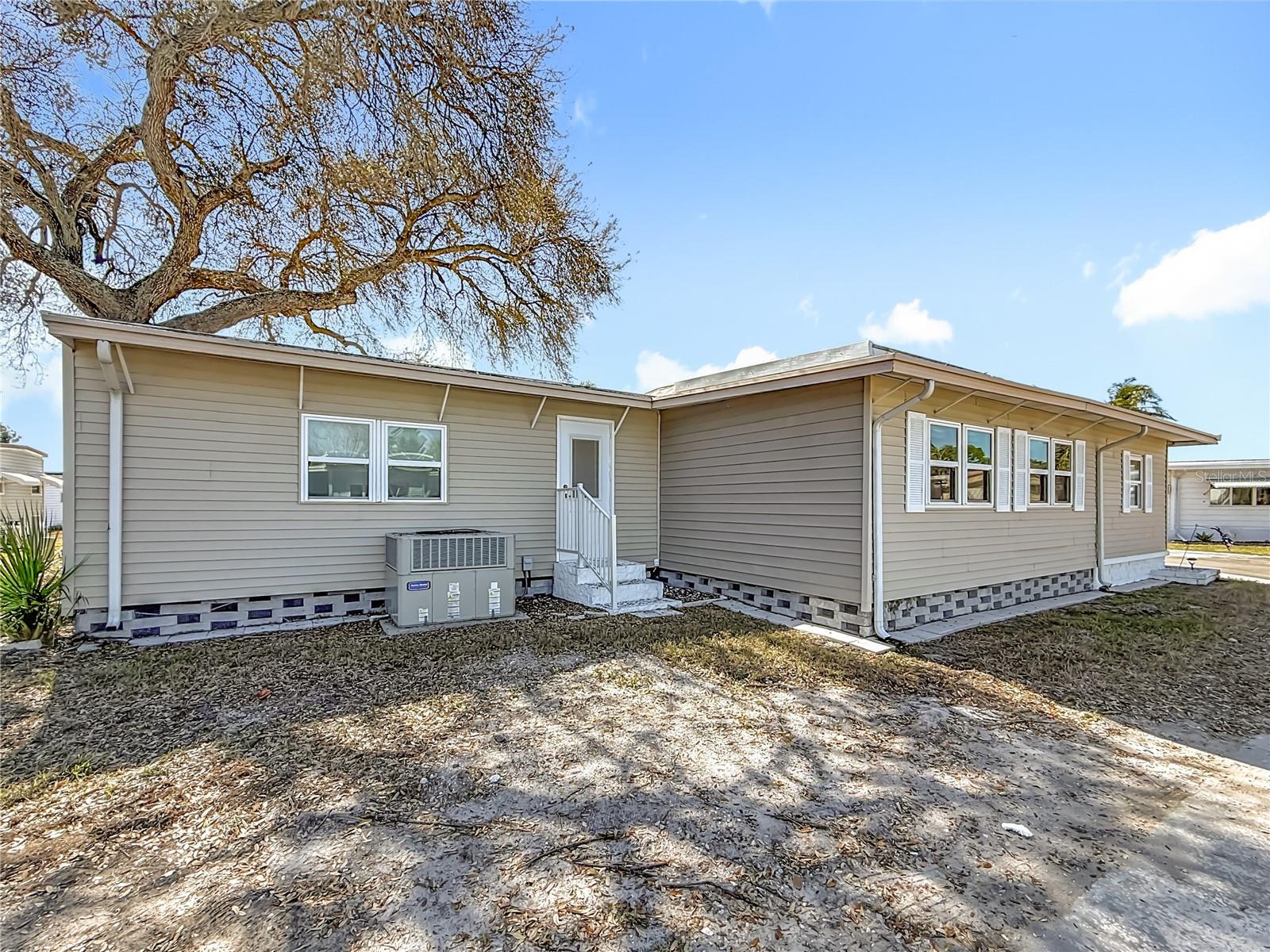 Image 45 of 57 For 10101 Lake Drive 89