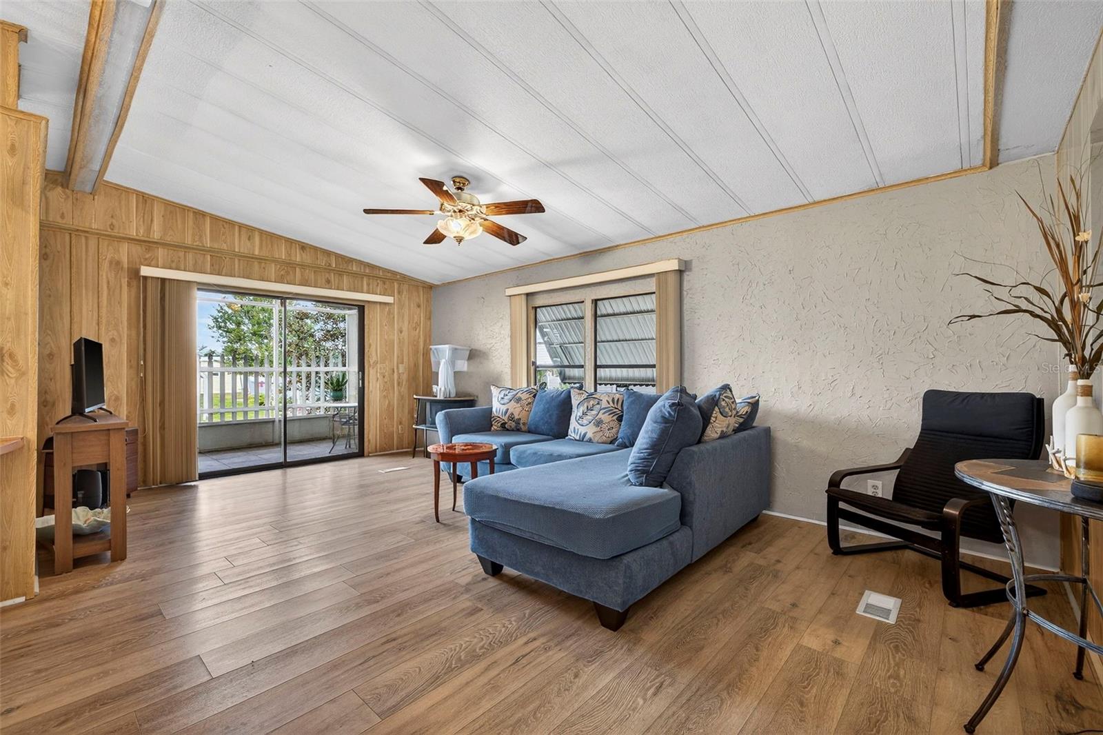 Image 3 of 30 For 7880 54th Avenue N 38