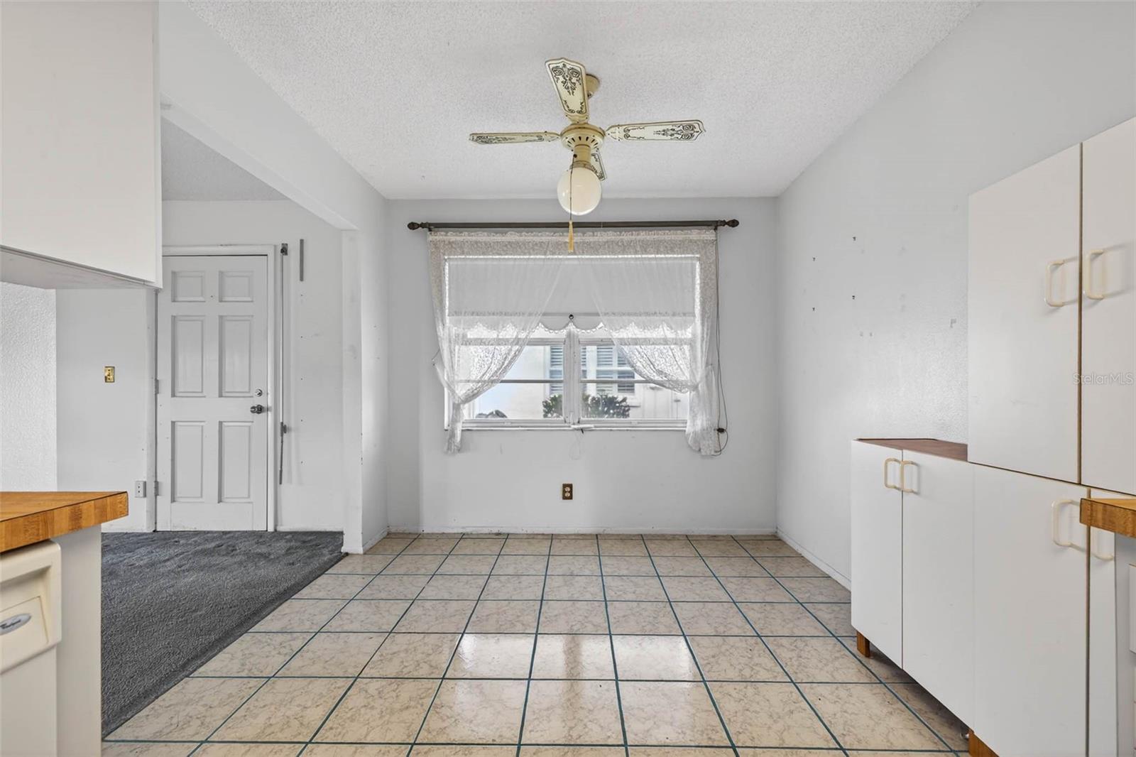 Image 12 of 39 For 9124 39th Lane N 5