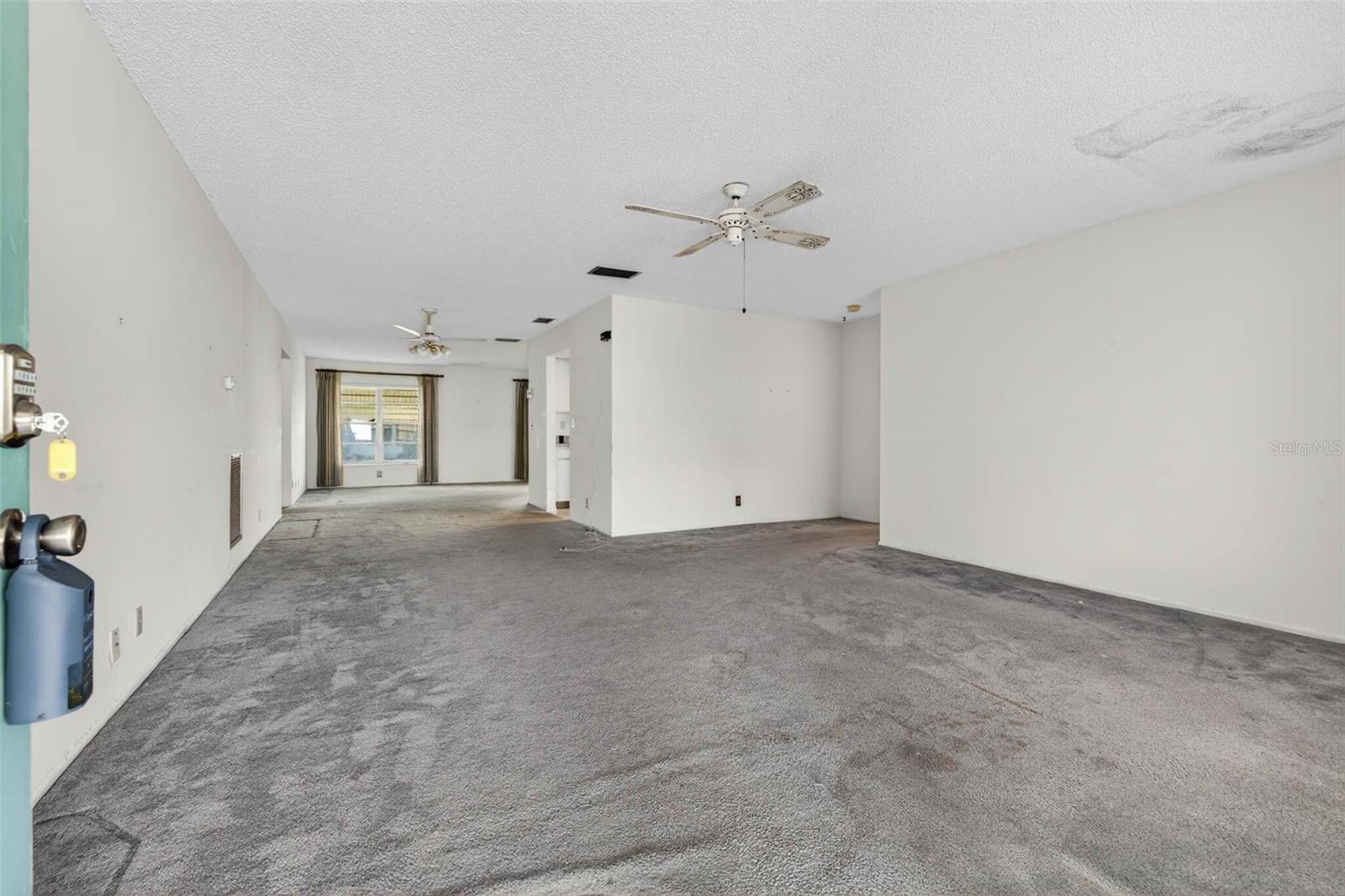 Image 4 of 39 For 9124 39th Lane N 5