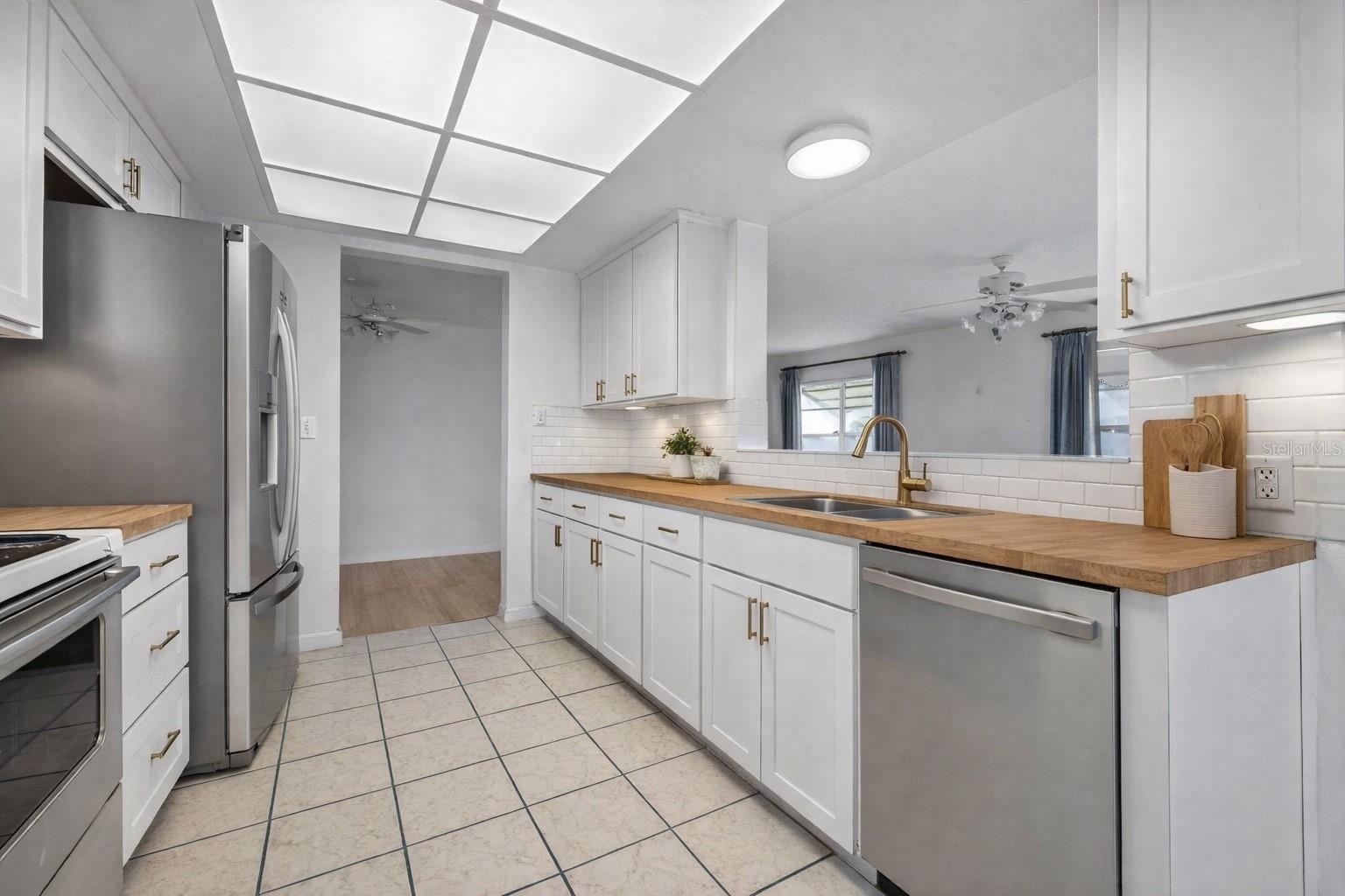 Image 9 of 39 For 9124 39th Lane N 5